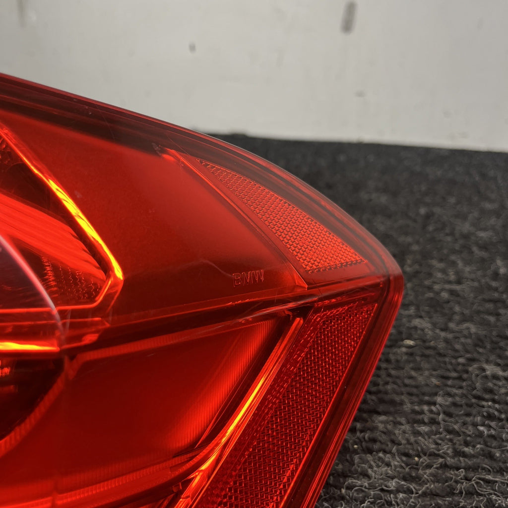 ☑️ 2012-2015 BMW F30 320i 328i Sedan Rear Right Outer Taillight Tail Light OEM