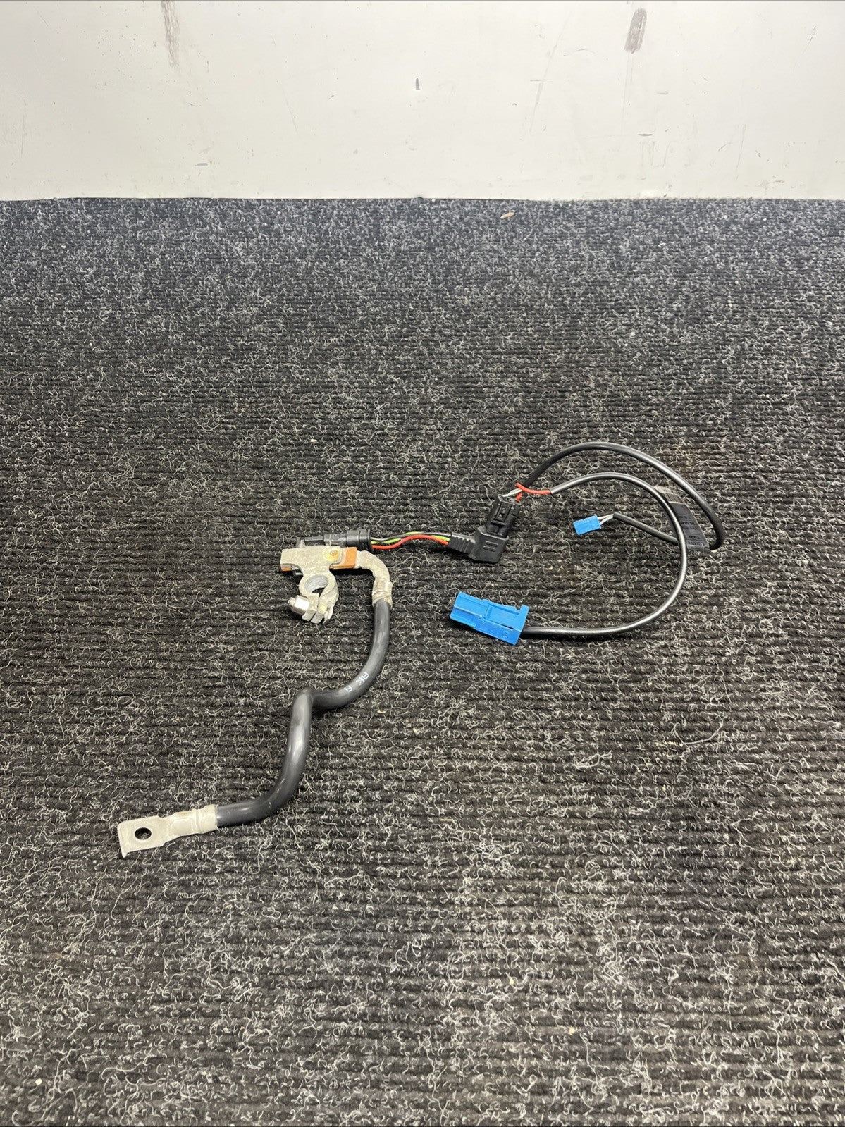 ☑️ BMW OEM E60 E61 E64 E70 545 535 550 M5 REAR TRUNK BATTERY NEGATIVE CABLE
