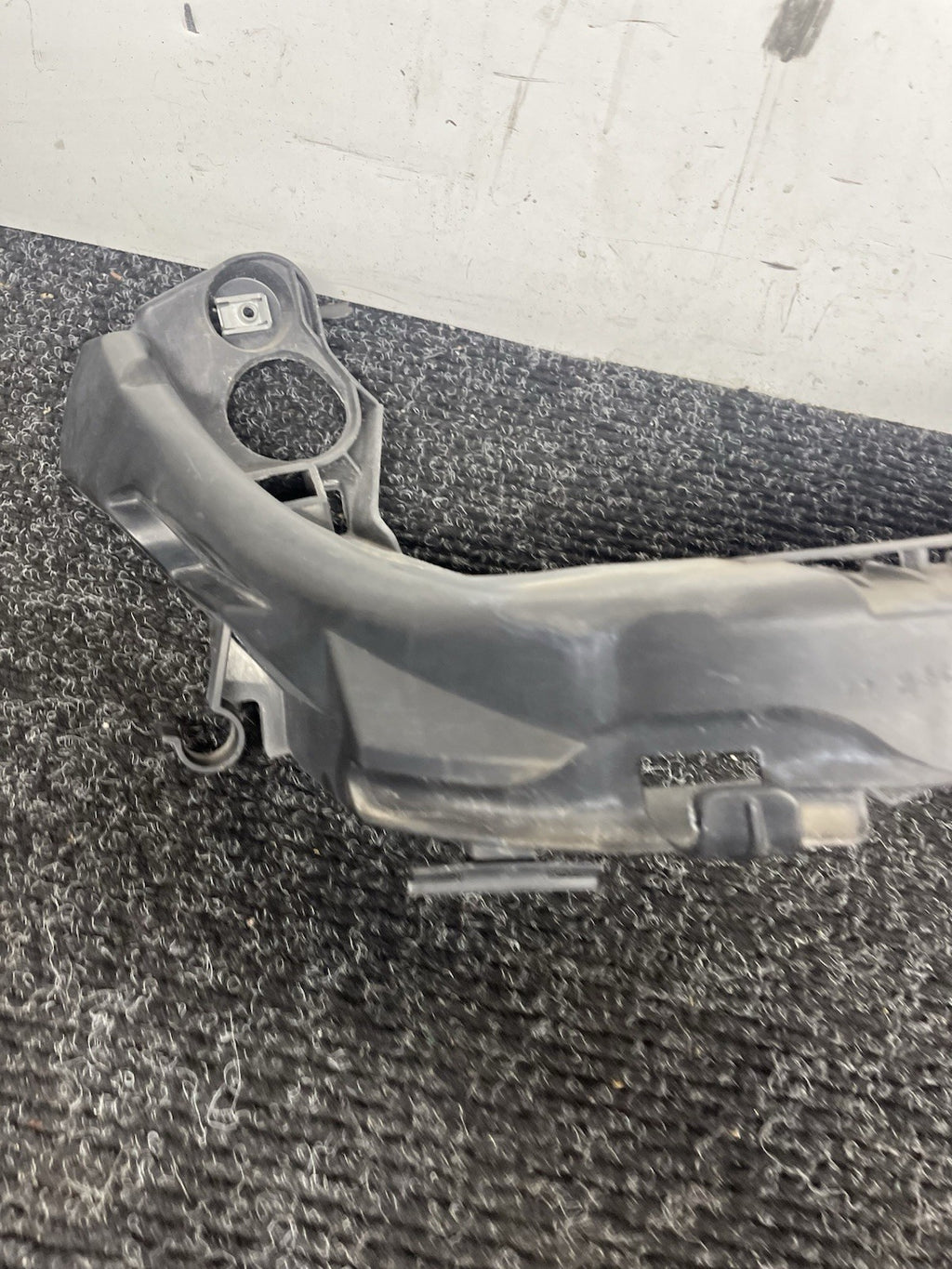 ☑️ 07-10 BMW E92/3 335 PreLci Front Right Passenger Headlight Arm Bracket Mount