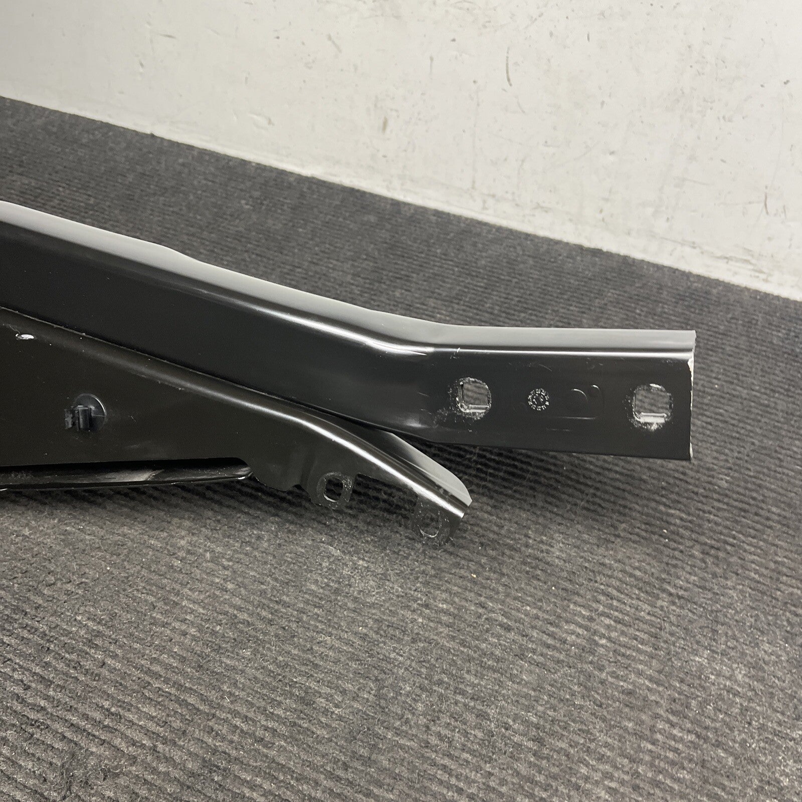 ☑️ 10-17 OEM BMW F07 GT F01 F02 Front Bumper Upper Radiator Core Support Tie Bar