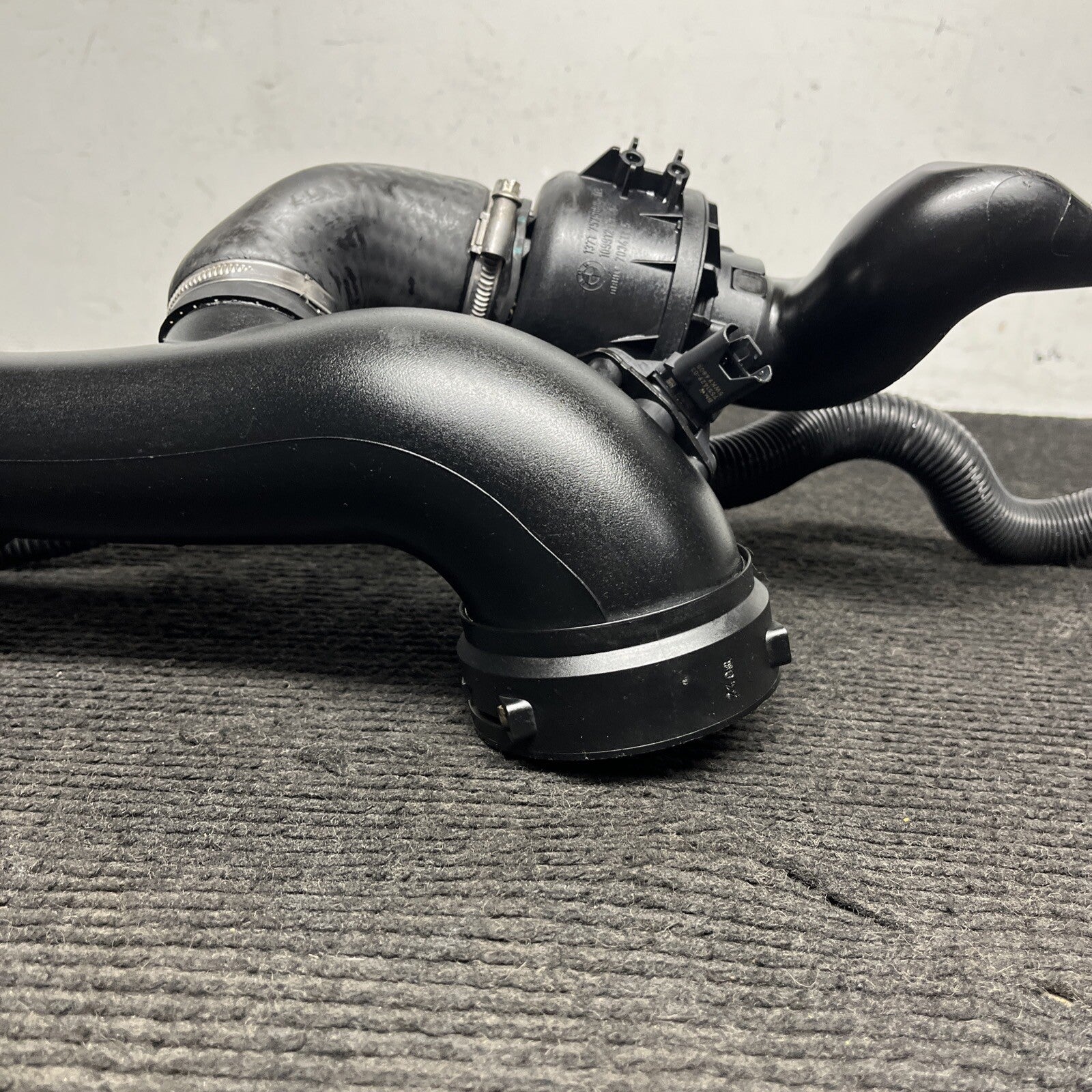 ☑️ 07-13 OEM BMW E90 E92 E93 Charge Pipe Diver Valves Induction Pipe Tract N54