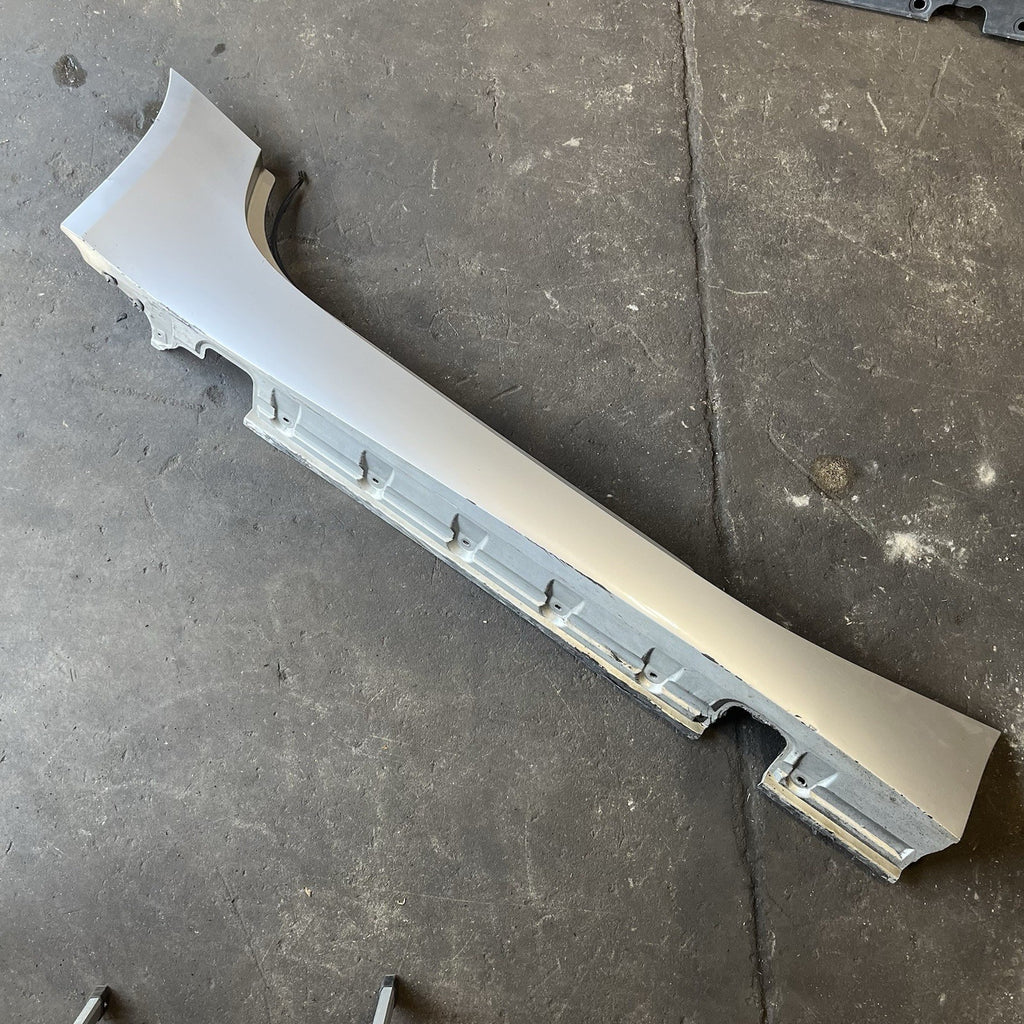 ☑️ 03-08 BMW E85 Z4 RIGHT SIDE SKIRT ROCKER PANEL MOLDING TITAN SILVER OEM