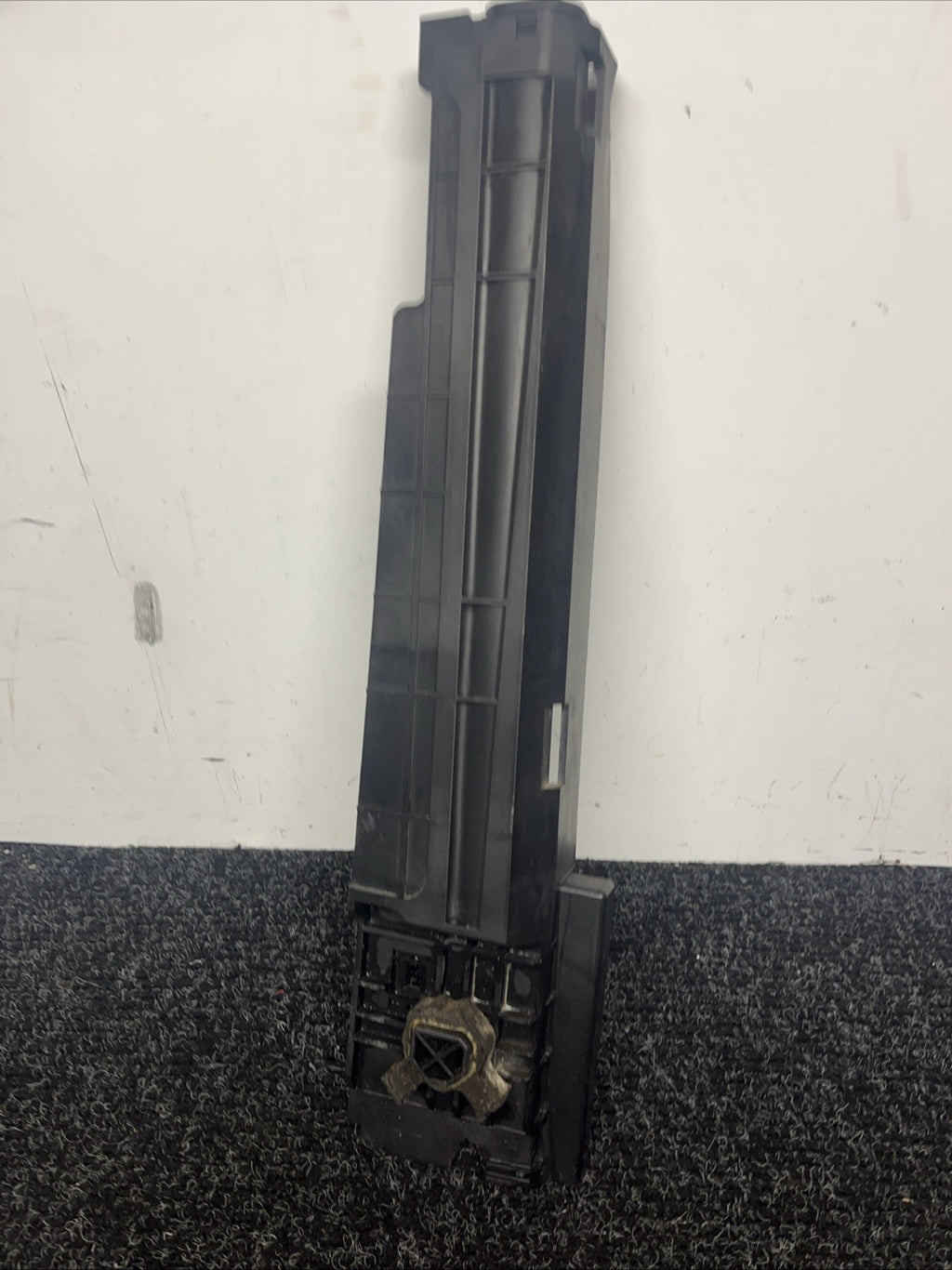 ☑️ OEM BMW F22 F30 F32 F36 328 335 Main Radiator Right Bracket Mount 7600537