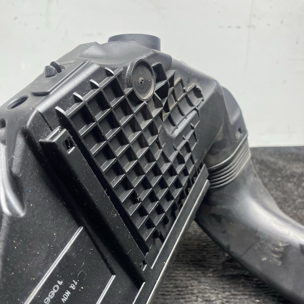 ☑️ 09-11 OEM BMW E90 335d M57 Diesel Engine Air Filter Housing Intake Silencer