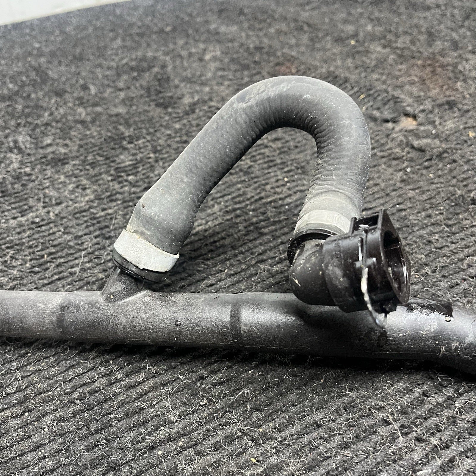 ☑️ 2007-13 BMW 335I E92 3.0L N54 THERMOSTAT HEATER WATER COOLANT RETURN HOSE OEM