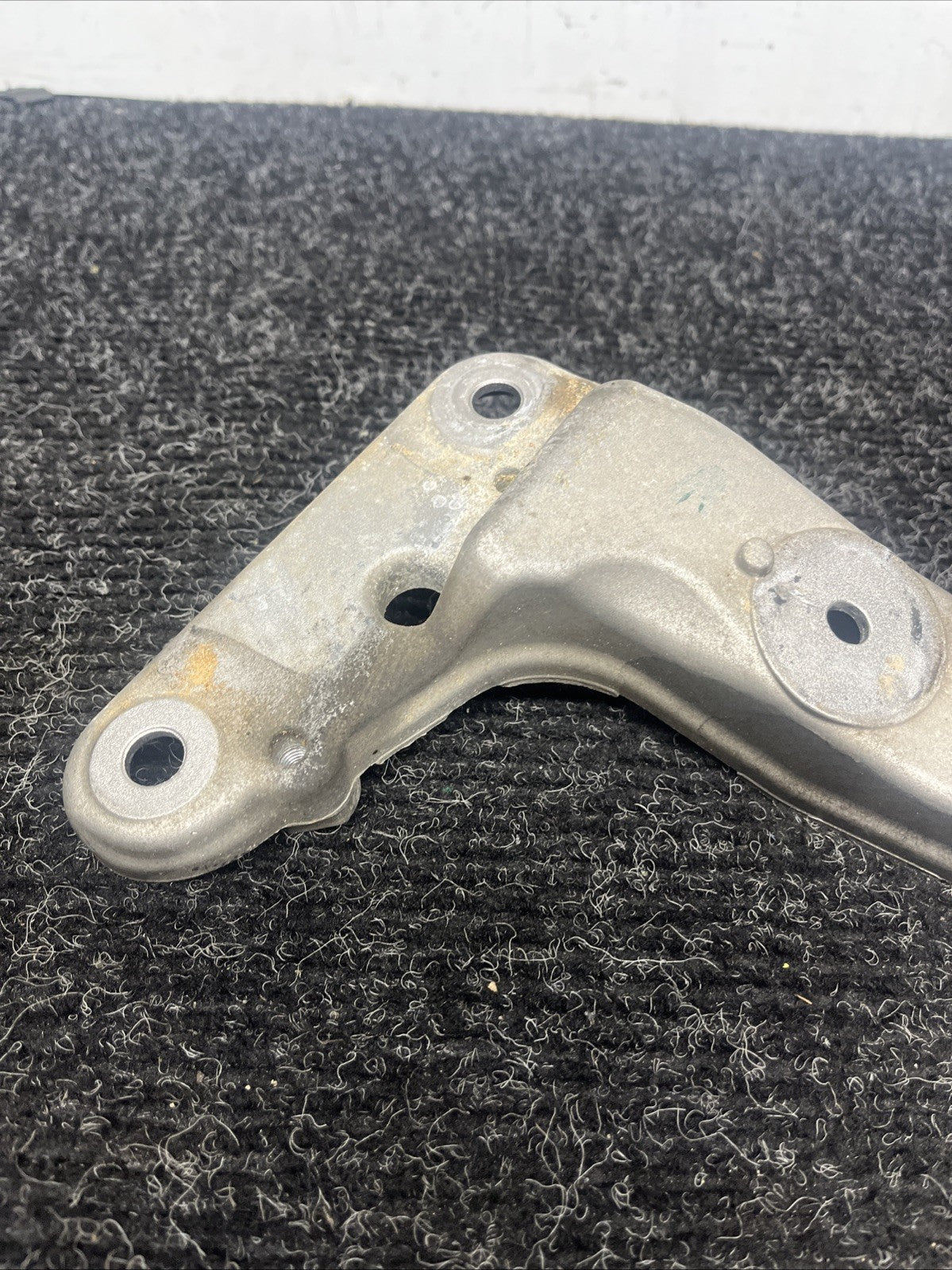☑️12-16 BMW F30 F32 RWD AUTOMATIC TRANSMISSION GEARBOX SUPPORT MOUNT BRACKET OEM
