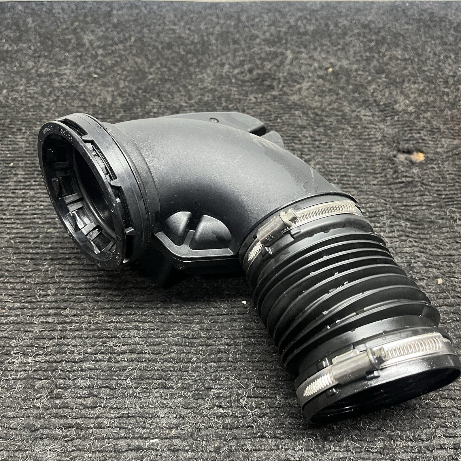☑️2016-2018 BMW F30 330I B48 2.0L FRONT ENGINE AIR INTAKE RESONATOR OEM 70604496