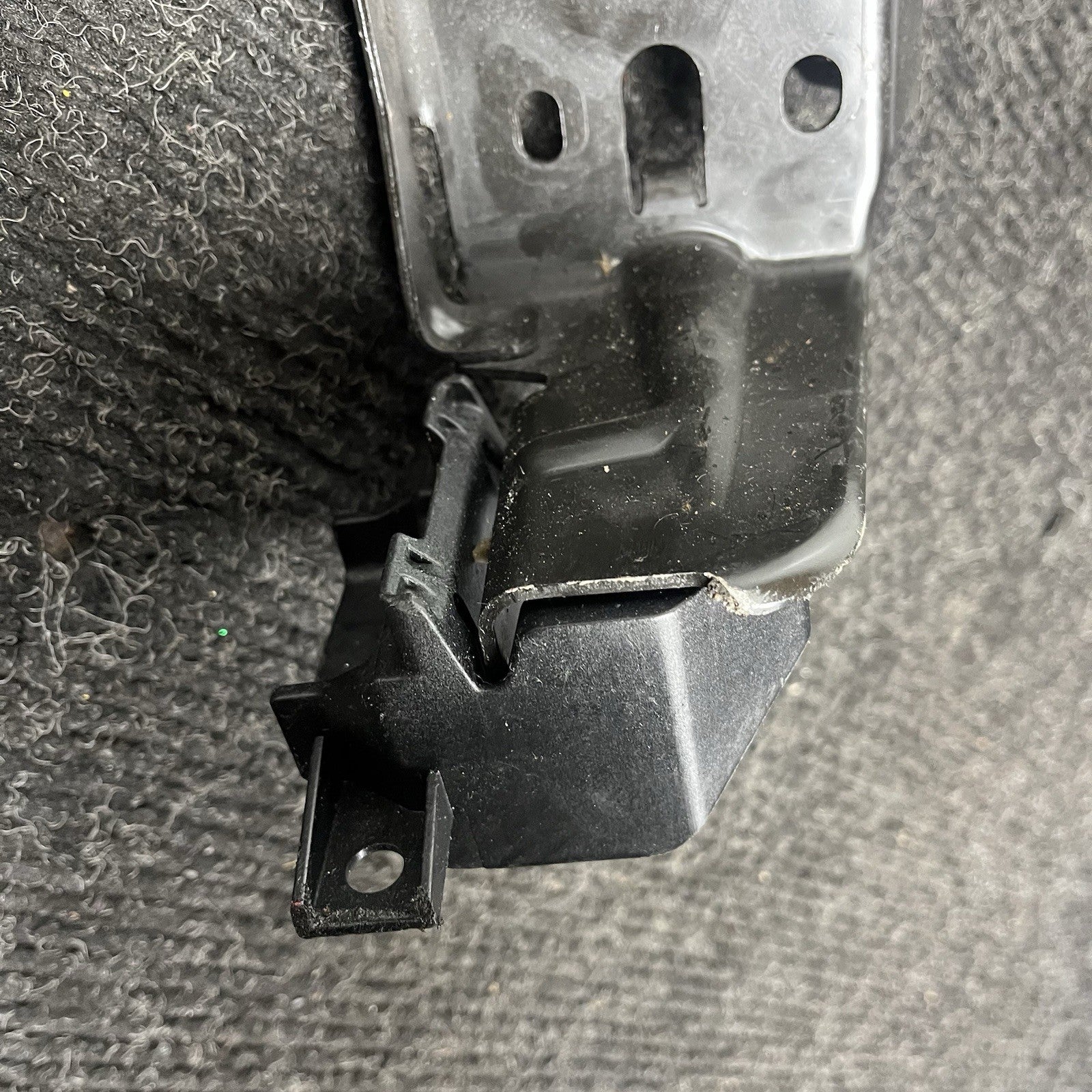 ☑️ 11-13 OEM BMW E92 E93 335is Radiator Support Left Driver Plate Bracket Mount