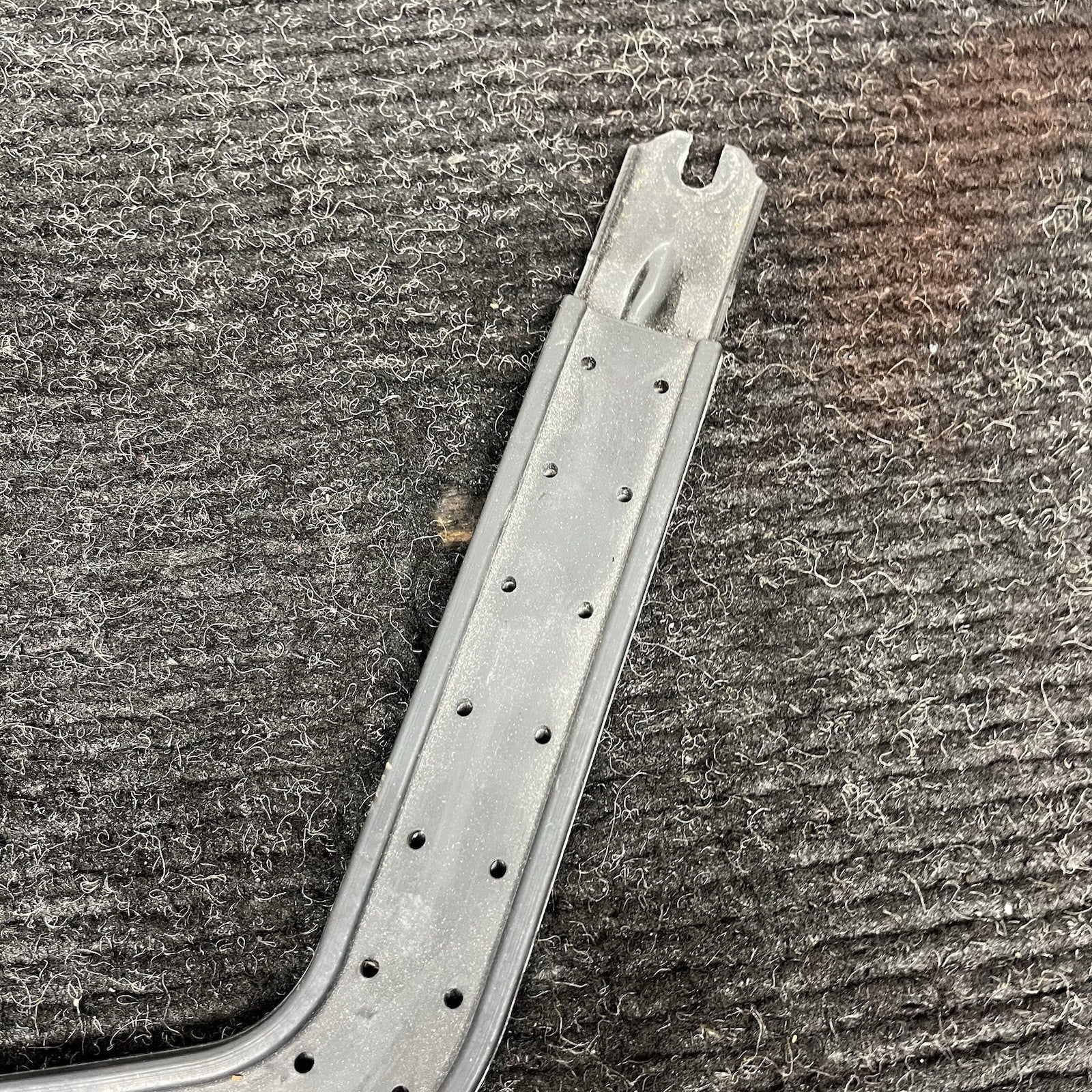 ☑️ 2008-2013 BMW 128i 135i Coupe Battery Protection Bar Bracket Holder Tie OEM