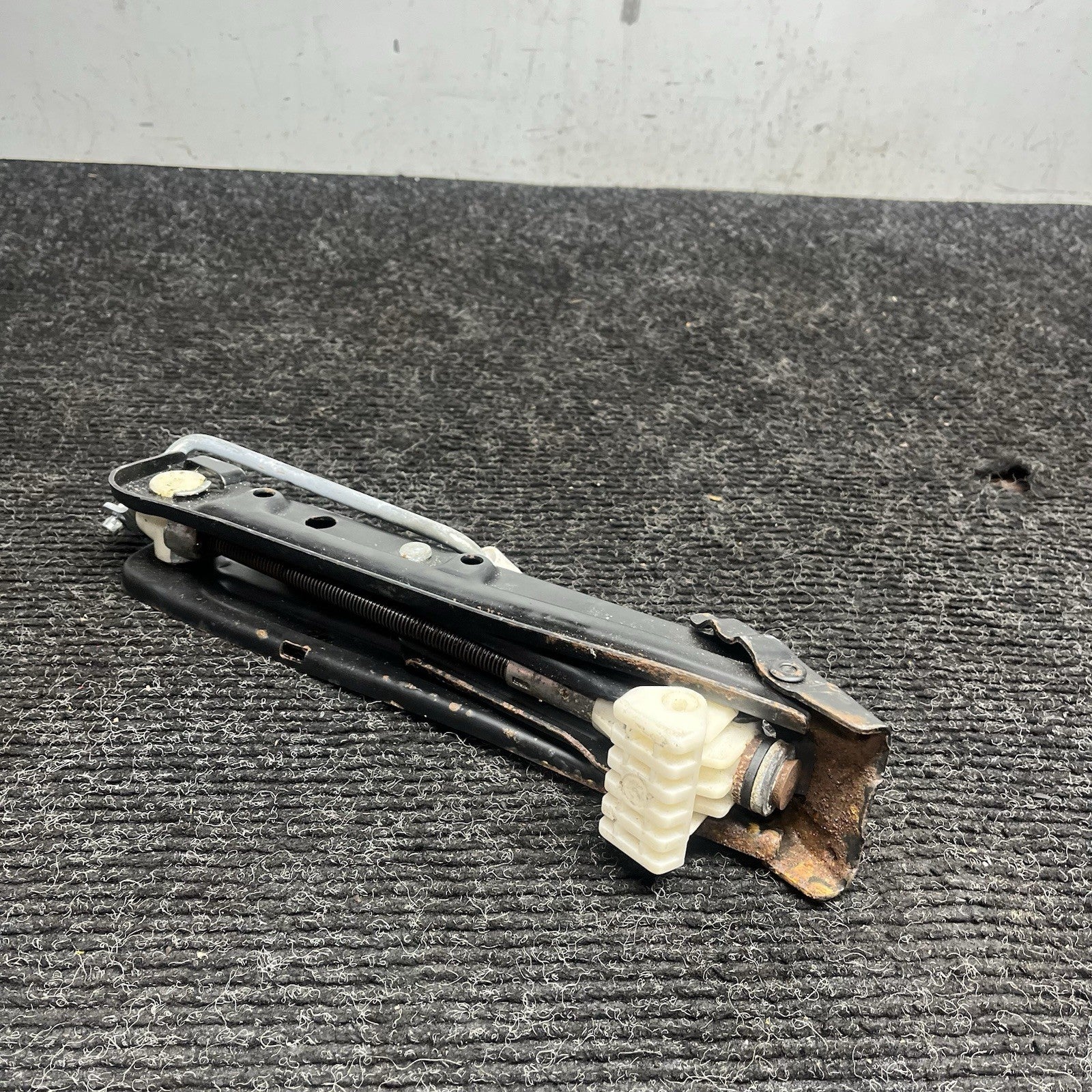 ☑️ BMW E46 3-Series Factory Spare Tire Changing Jack Lifting Tool 1999-2006 OEM