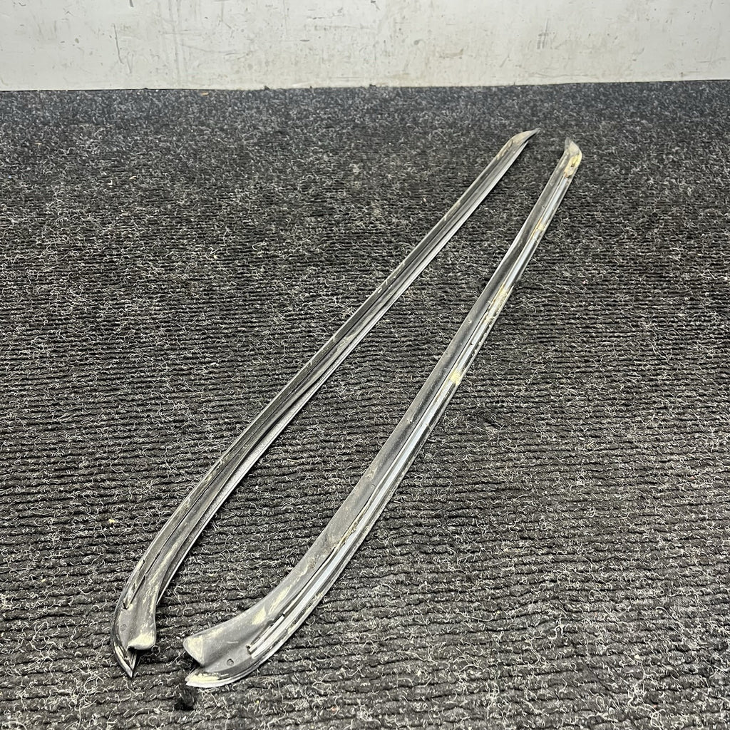 ☑️ 07-13 BMW E70 X5 Front Windshield Left & Right Trim Drip Molding  Set OEM