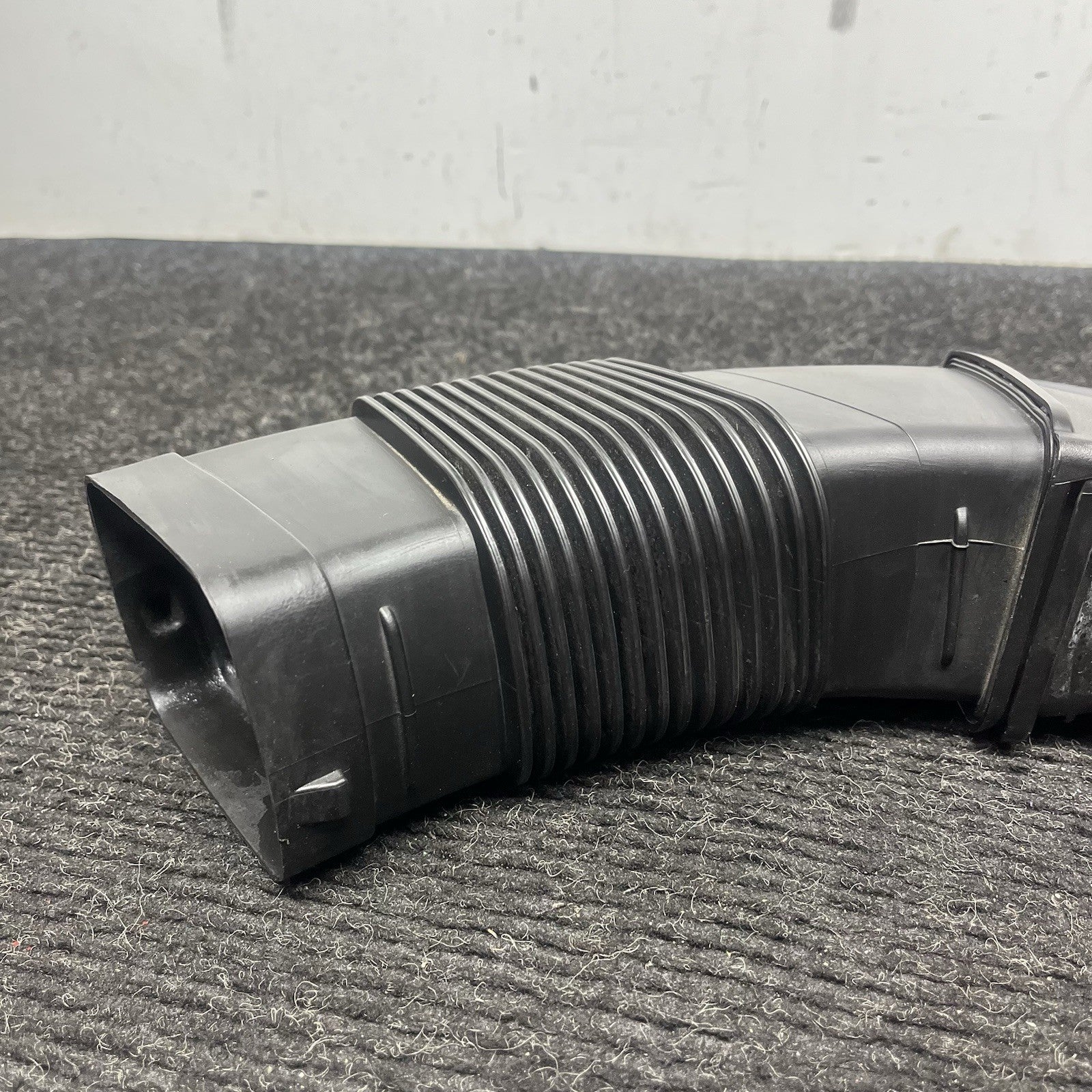 ☑️ 11-13 OEM BMW E82 E88 135i Front Inlet Intake Tube Pipe Air Duct N55