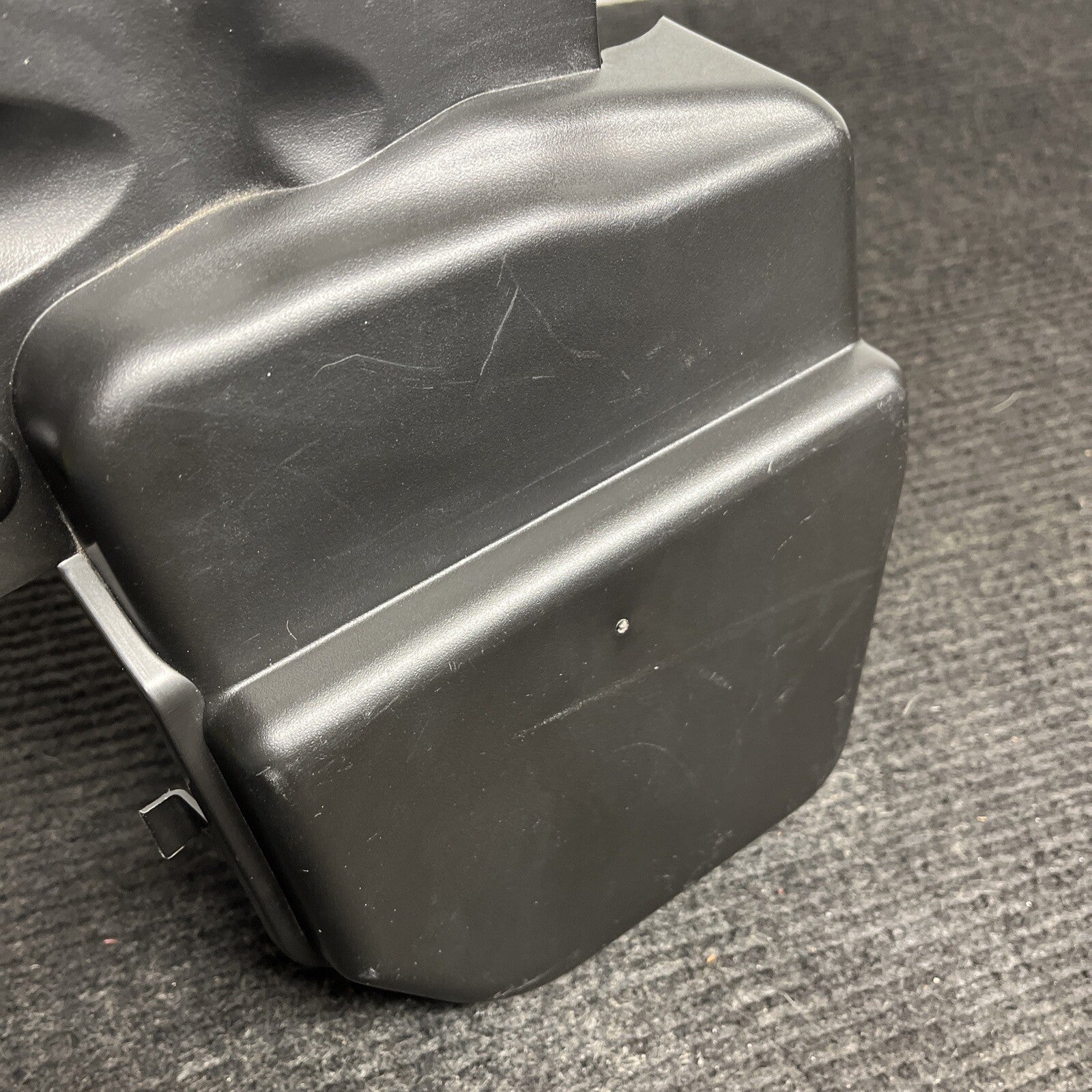 ☑️ 06-13 BMW E90 E92 RIGHT PASSENGER CABIN AIR DUCT HOUSING COVER OEM 6925018