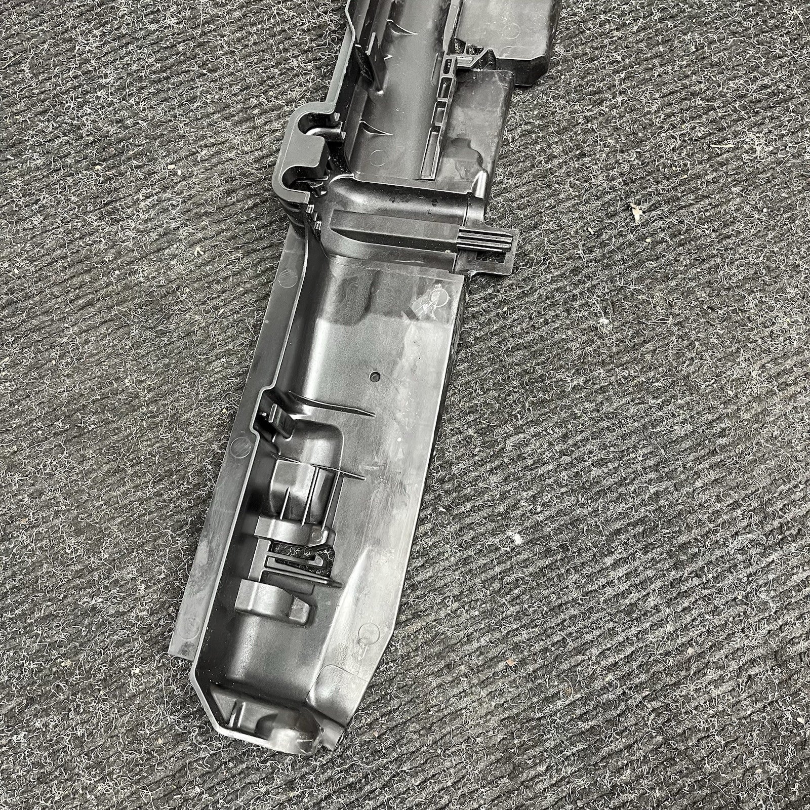 ☑️ BMW E90 Radiator Mount Carrier Left 7524912 OEM 06-11 325 328 330 335 M3