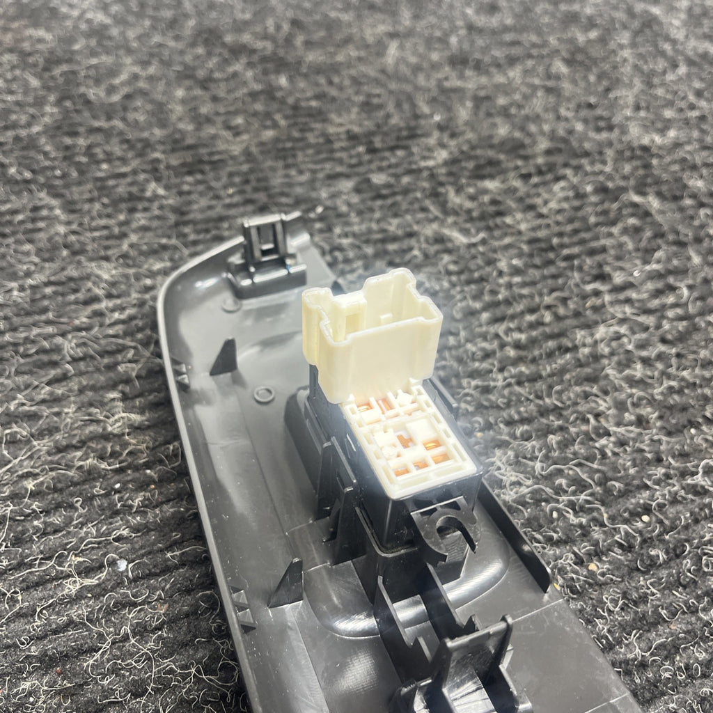 ☑️ 2011-2014 SUBARU WRX STI REAR LH DRIVER WINDOW SWITCH TRIM. P/N 94266FG510