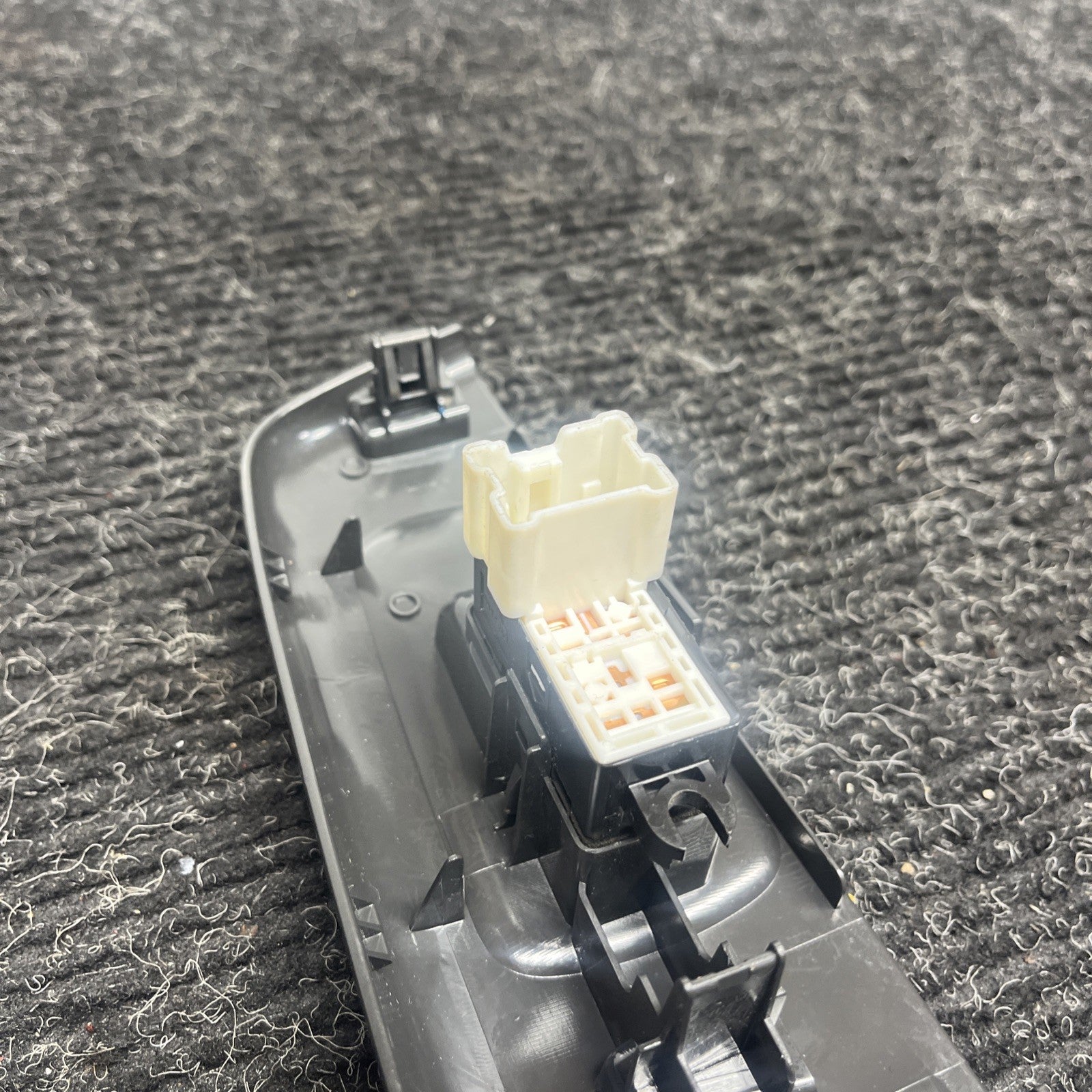 ☑️ 2011-2014 SUBARU WRX STI REAR LH DRIVER WINDOW SWITCH TRIM. P/N 94266FG510