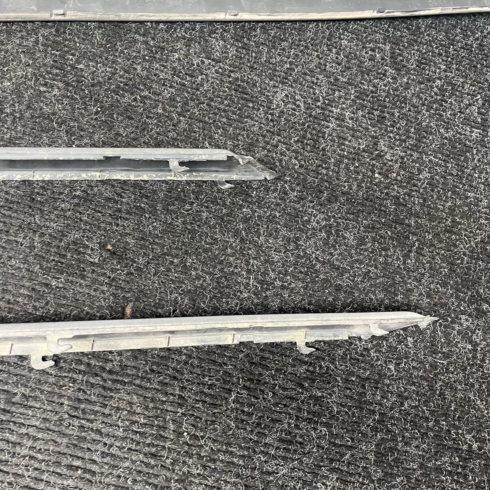 ☑️ 94-99 BMW E36 328i SEDAN SET OF 3 REAR BUMPER TRIM STRIP MOLDING OEM