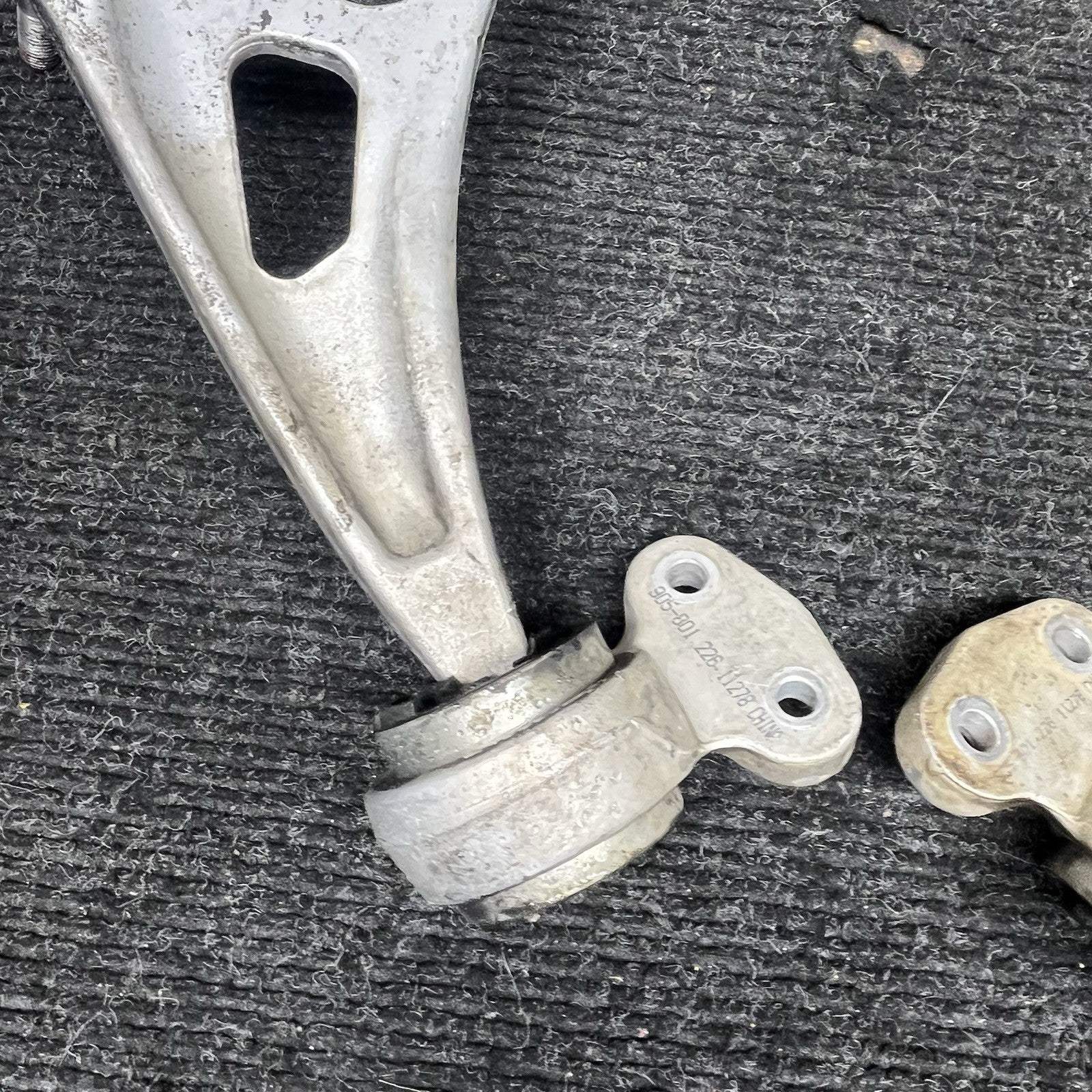 ☑️ 00–06 BMW E46 3-Series RWD E85 Z4 Front Lower Control Arm Wishbone Pair OEM