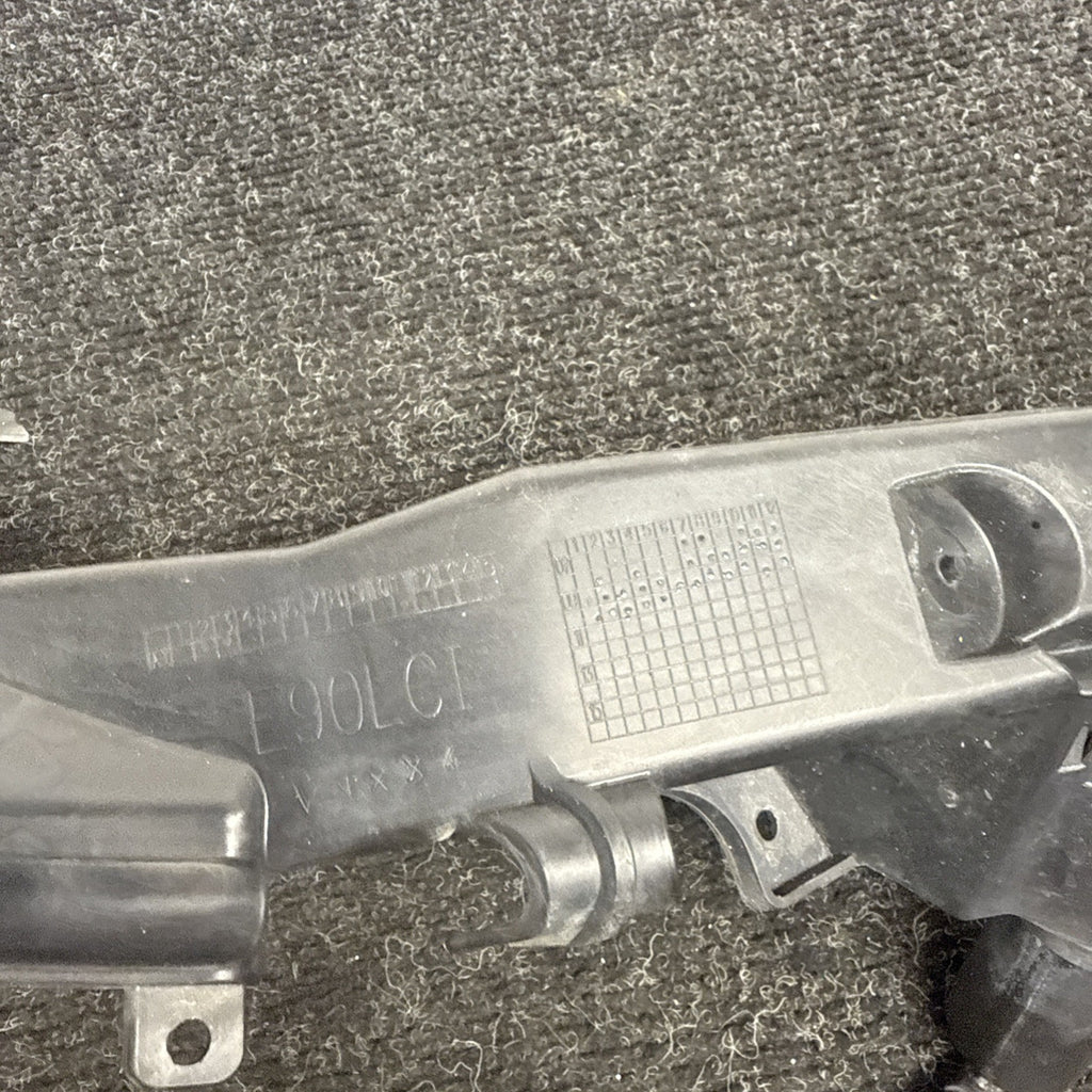 ☑️ 09-11 BMW E90 335 LCI Right Passenger Headlight Arm Bracket Mount Plastic