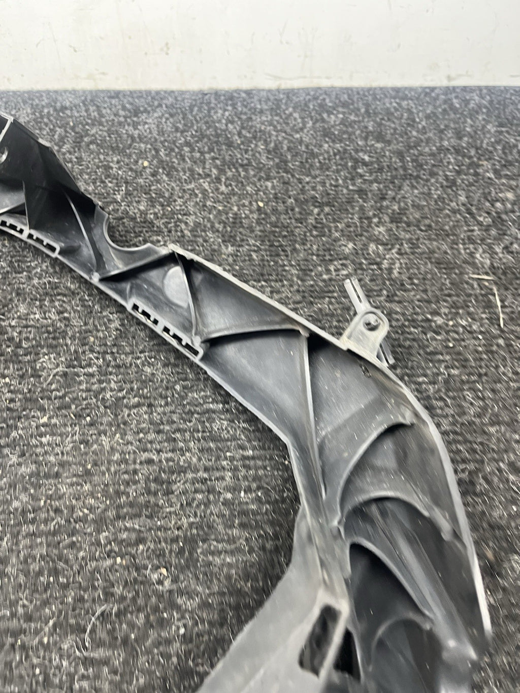 ☑️ 08-13 BMW E90 E92 E93 M3 OEM Drivers Left Headlight Bracket Carrier Mount LH