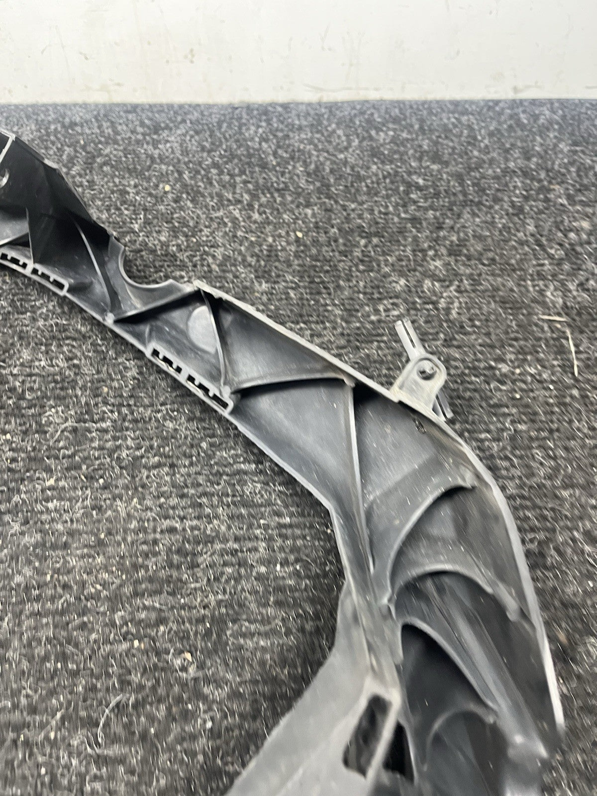 ☑️ 08-13 BMW E90 E92 E93 M3 OEM Drivers Left Headlight Bracket Carrier Mount LH