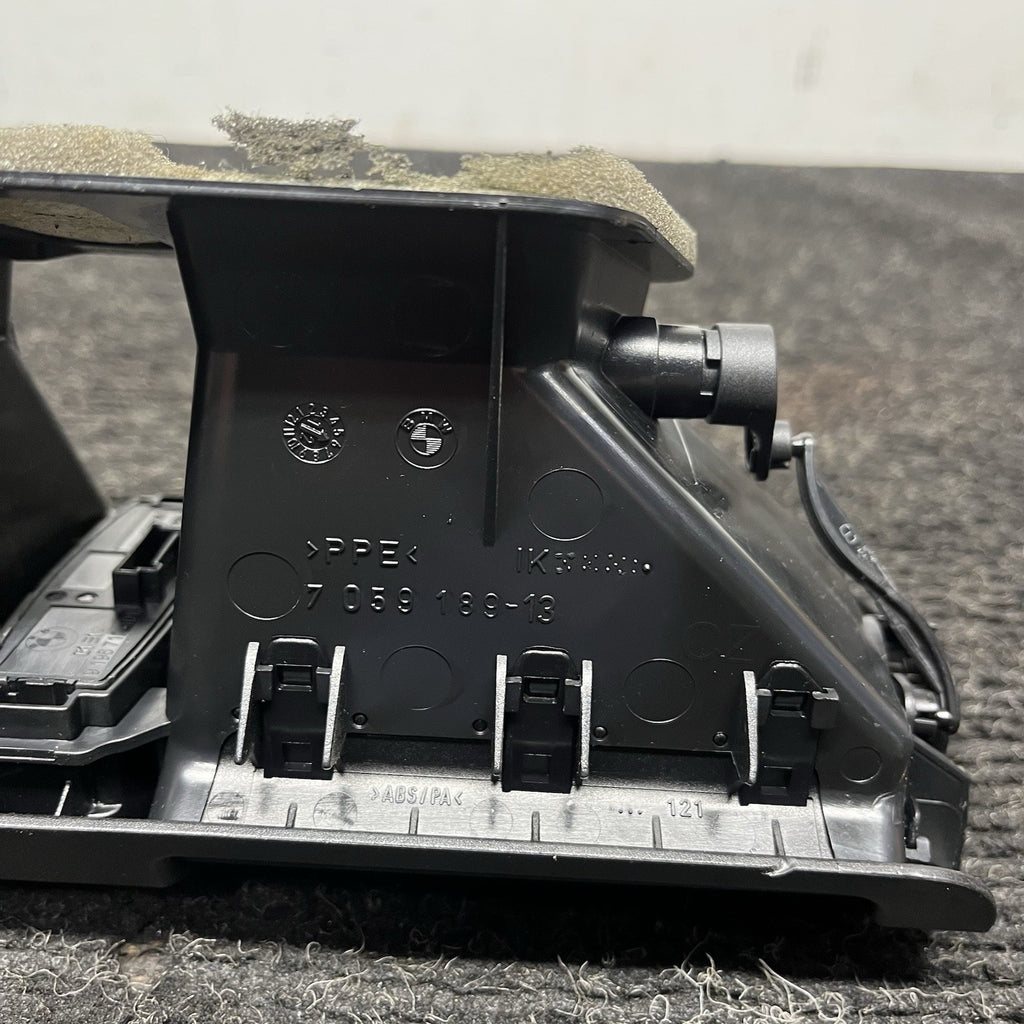 ☑️ 08-13 OEM BMW E82 E88 128 135 Central Dash Dashboard Air Vent Hazard Light