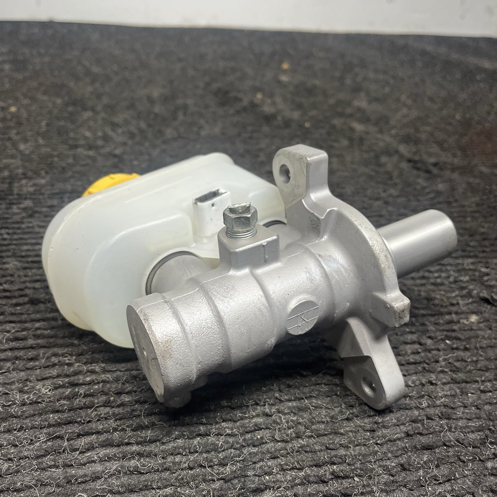 ☑️ 2015-2019 Subaru WRX Brake Master Cylinder Reservoir OEM 15-19