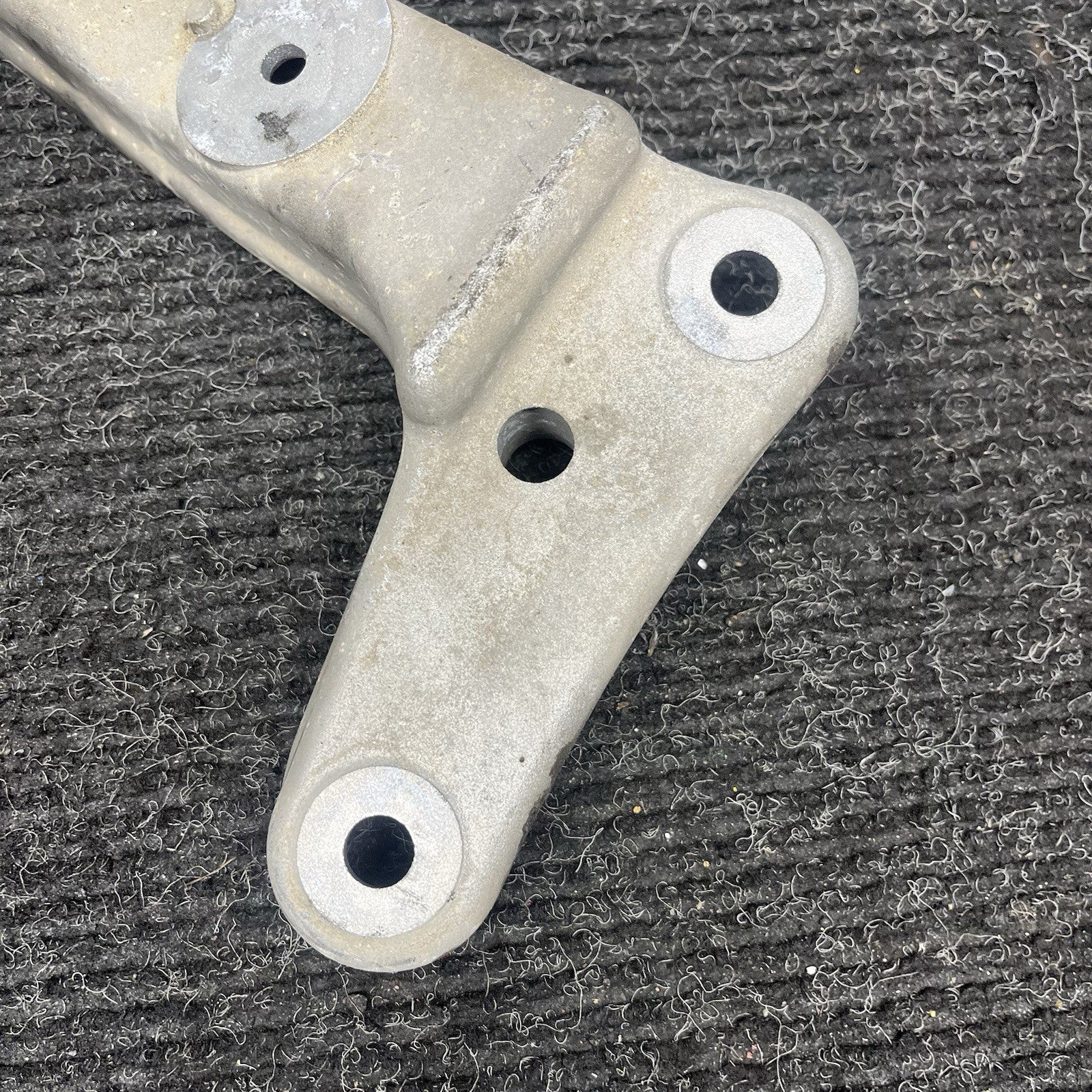 ☑️ 06-13 BMW E92 335i Automatic Transmission Mount Bracket Support OEM