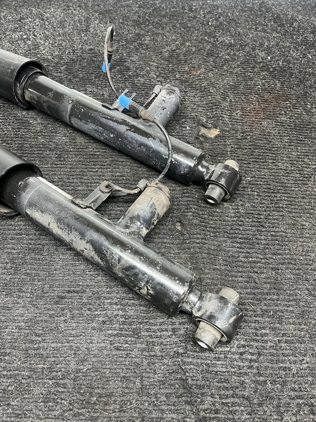 ☑️ 14-20 OEM BMW F22 M235 M240 RWD Rear Left Right Shock Absorbers VDC Assembly