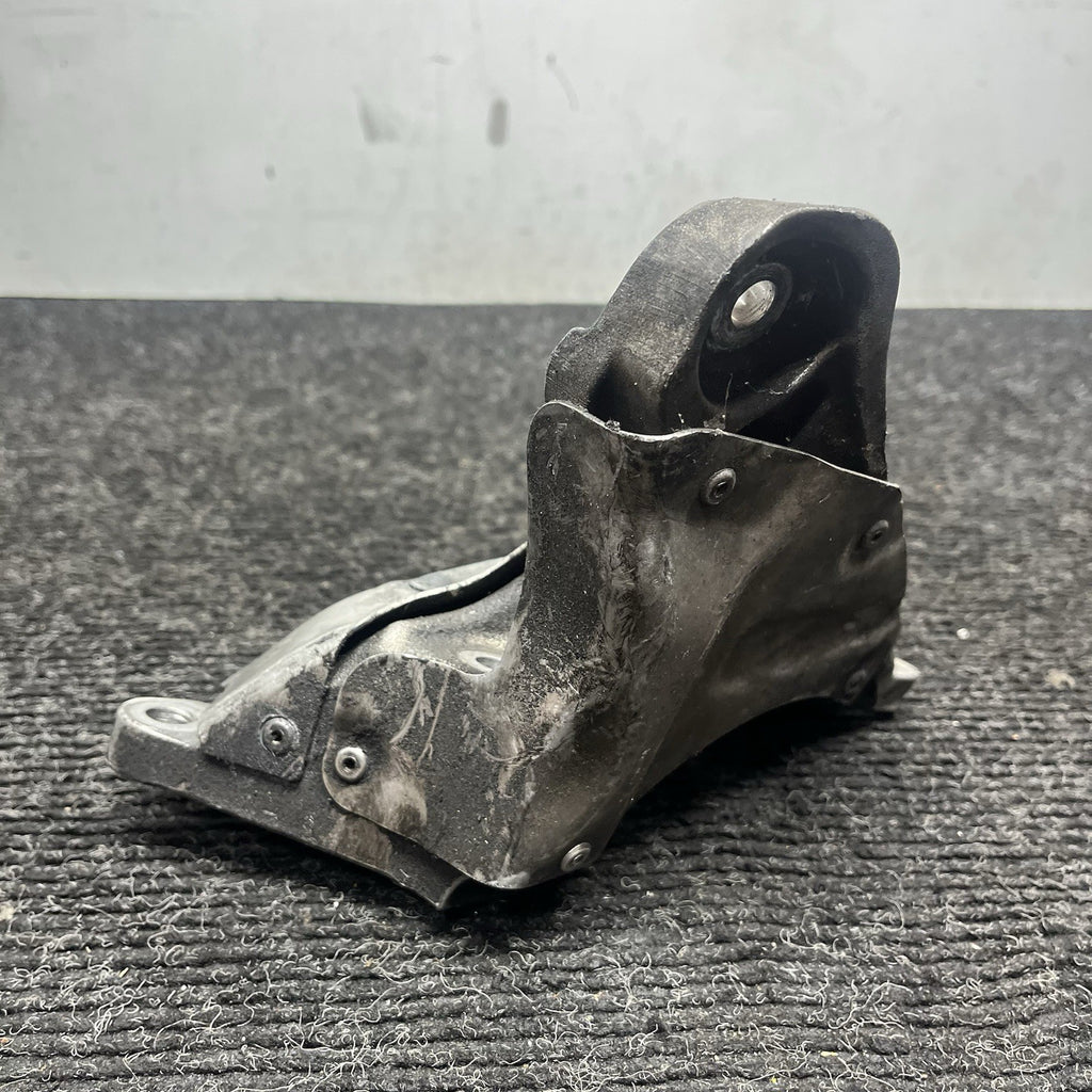 07-11 BMW E82 E88 E90 E92 135I 335I N54 Z4 RIGHT PASSENGER ENGINE MOUNT BRACKET