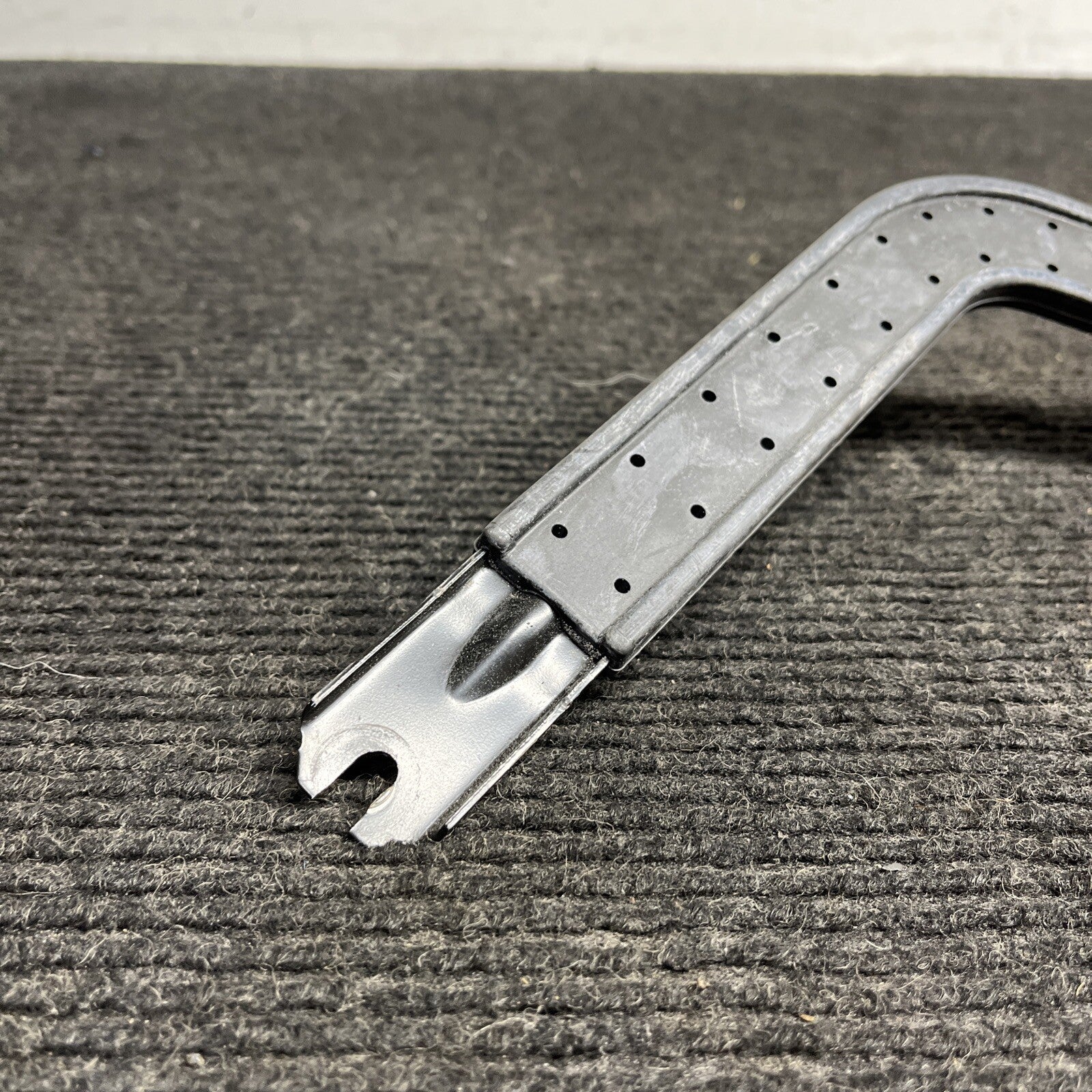 ☑️ 2008-2013 BMW 128i 135i Coupe Battery Protection Bar Bracket Holder Tie OEM