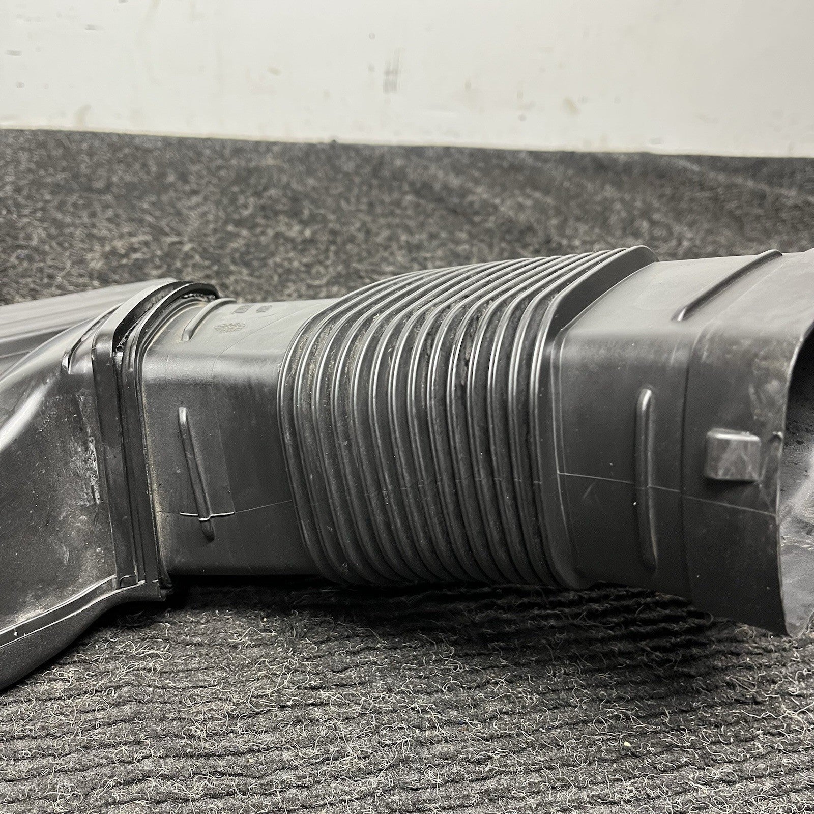 ☑️ 11-13 OEM BMW E82 E88 135i Front Inlet Intake Tube Pipe Air Duct N55