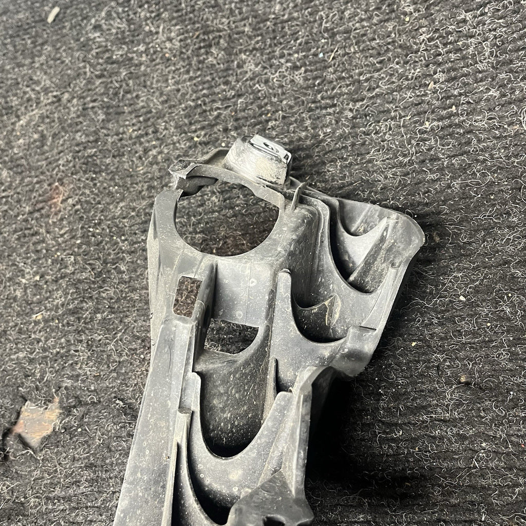 ☑️ 07-10 OEM BMW E92 E93 328 335 Right Passenger Headlight Bracket Carrier Mount