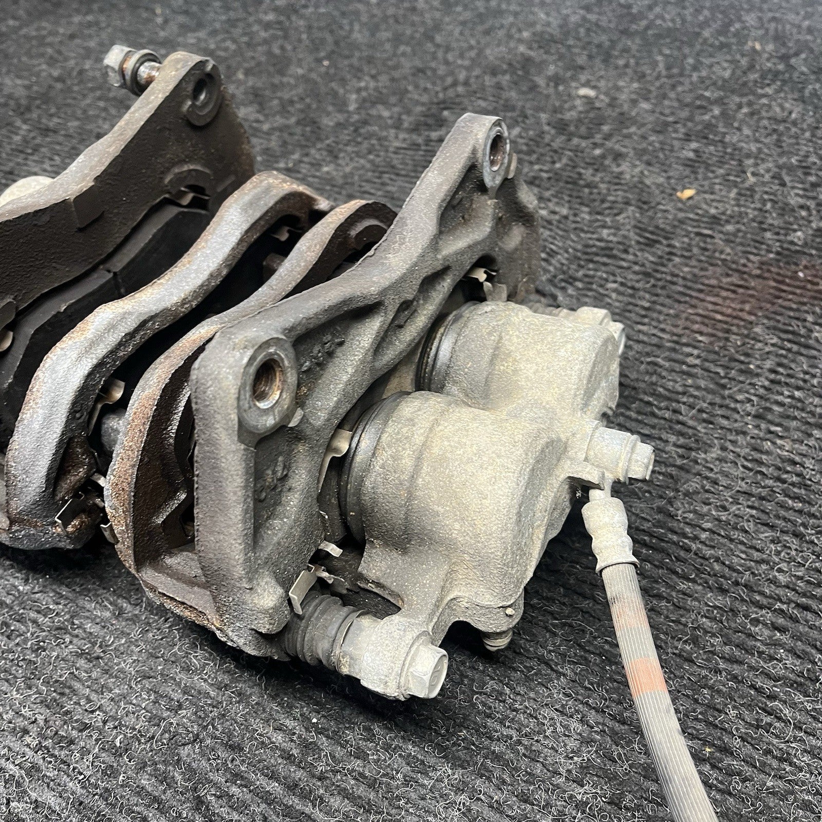 ☑️ 2015-2021 Subaru WRX OEM 2 Piston Front Brake Calipers 26292AG040 26292AG050