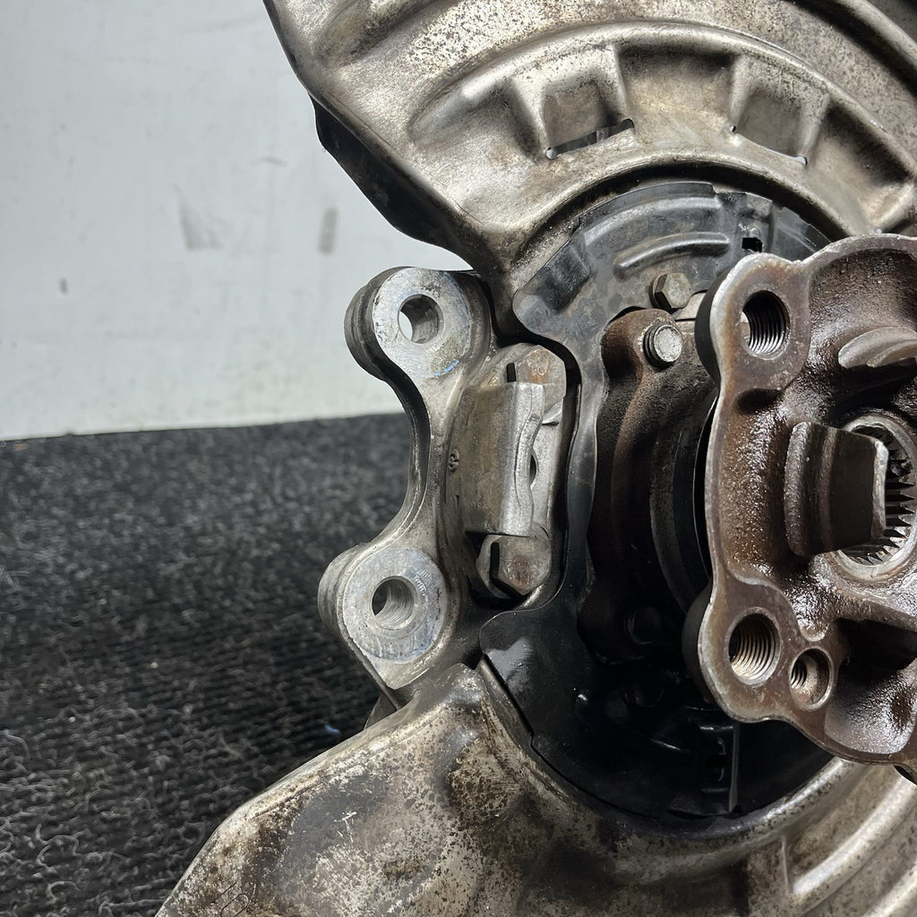 ☑️ 15-20 OEM BMW F80 F82 F83 M4 Rear Driver Wheel Hub Spindle Knuckle Assembly