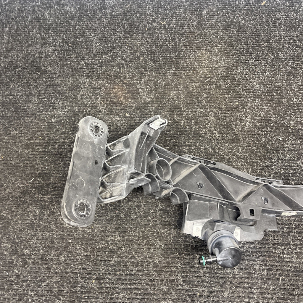 ☑️ 08-13 BMW E82 E88 135 Right Passenger Headlight Arm Bracket Mount