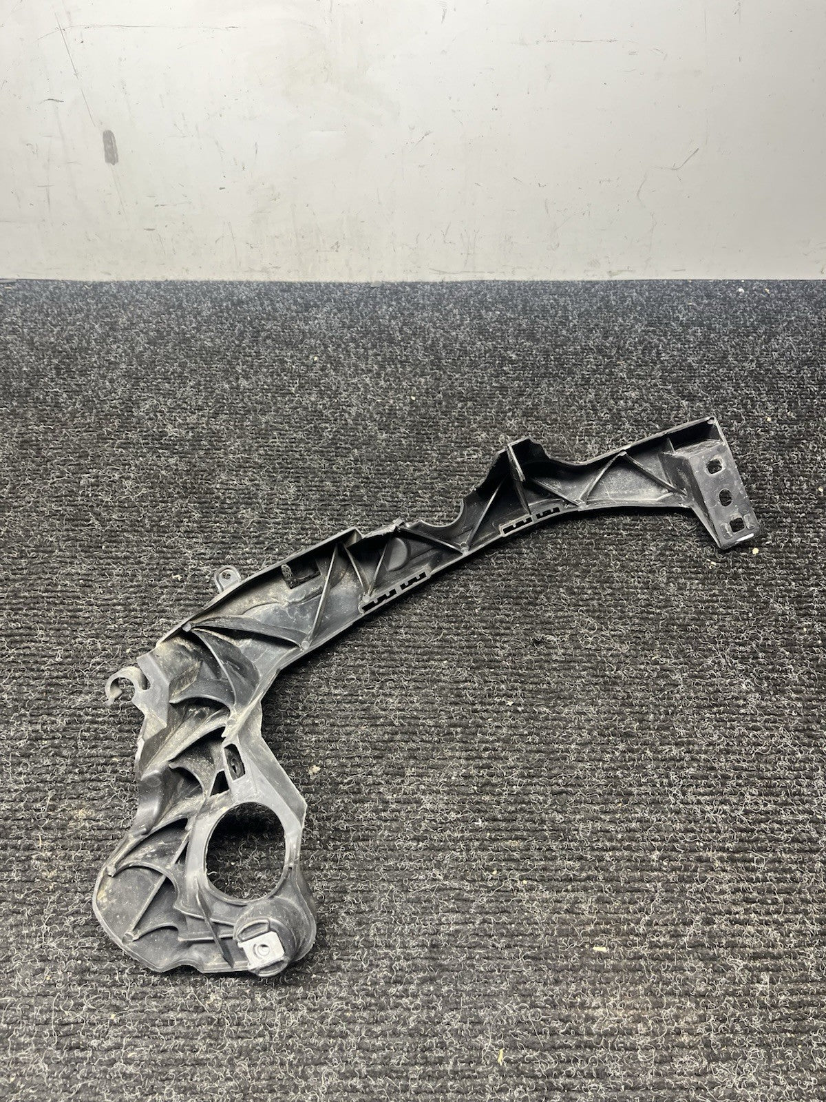 ☑️08-13 BMW E90 E92 E93 M3 OEM Passenger RightHeadlight Bracket Carrier Mount RH