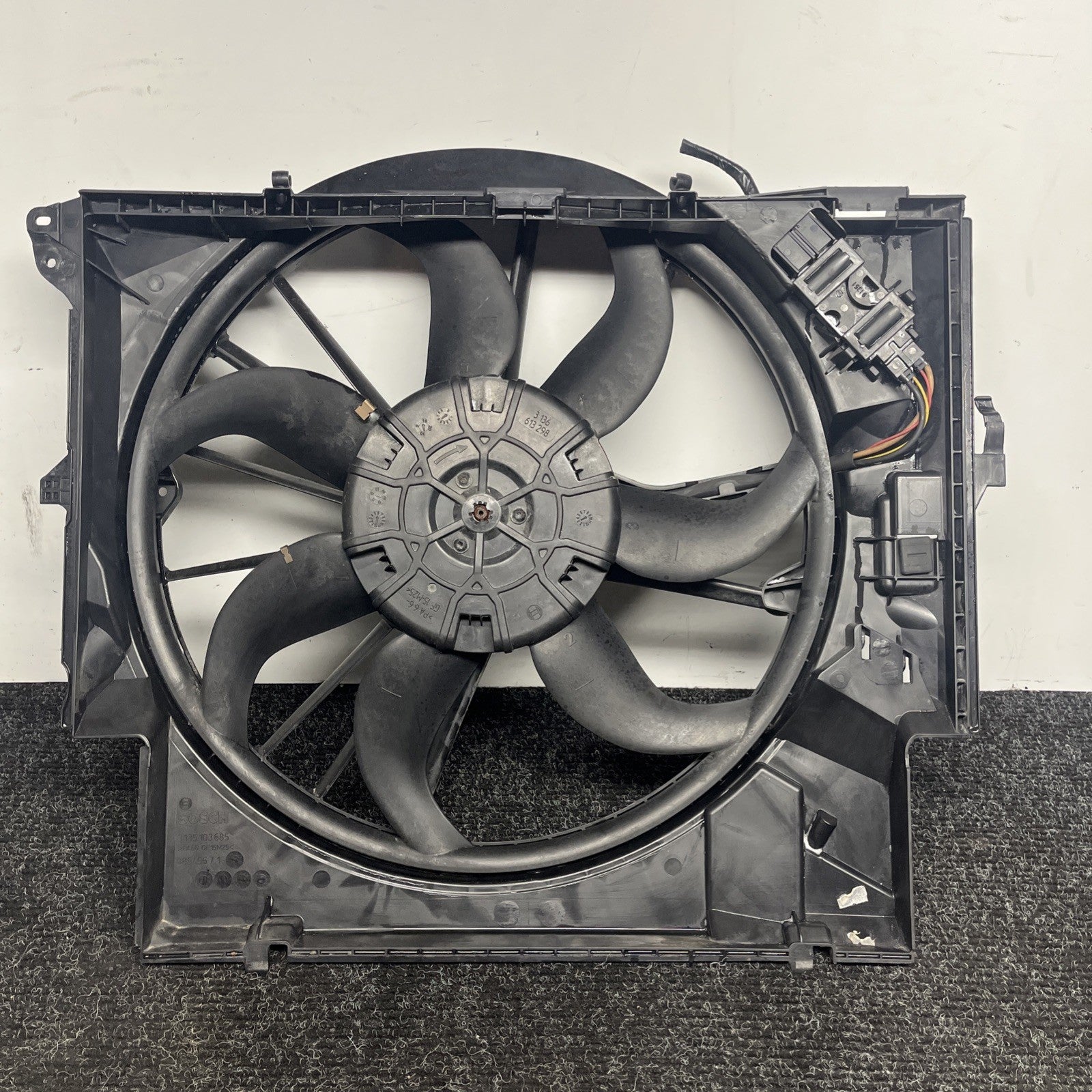 ☑️ 07-13 OEM BMW E88 E90 E92 N54 N55 Engine Radiator Cooling Auxiliary Fan 600W