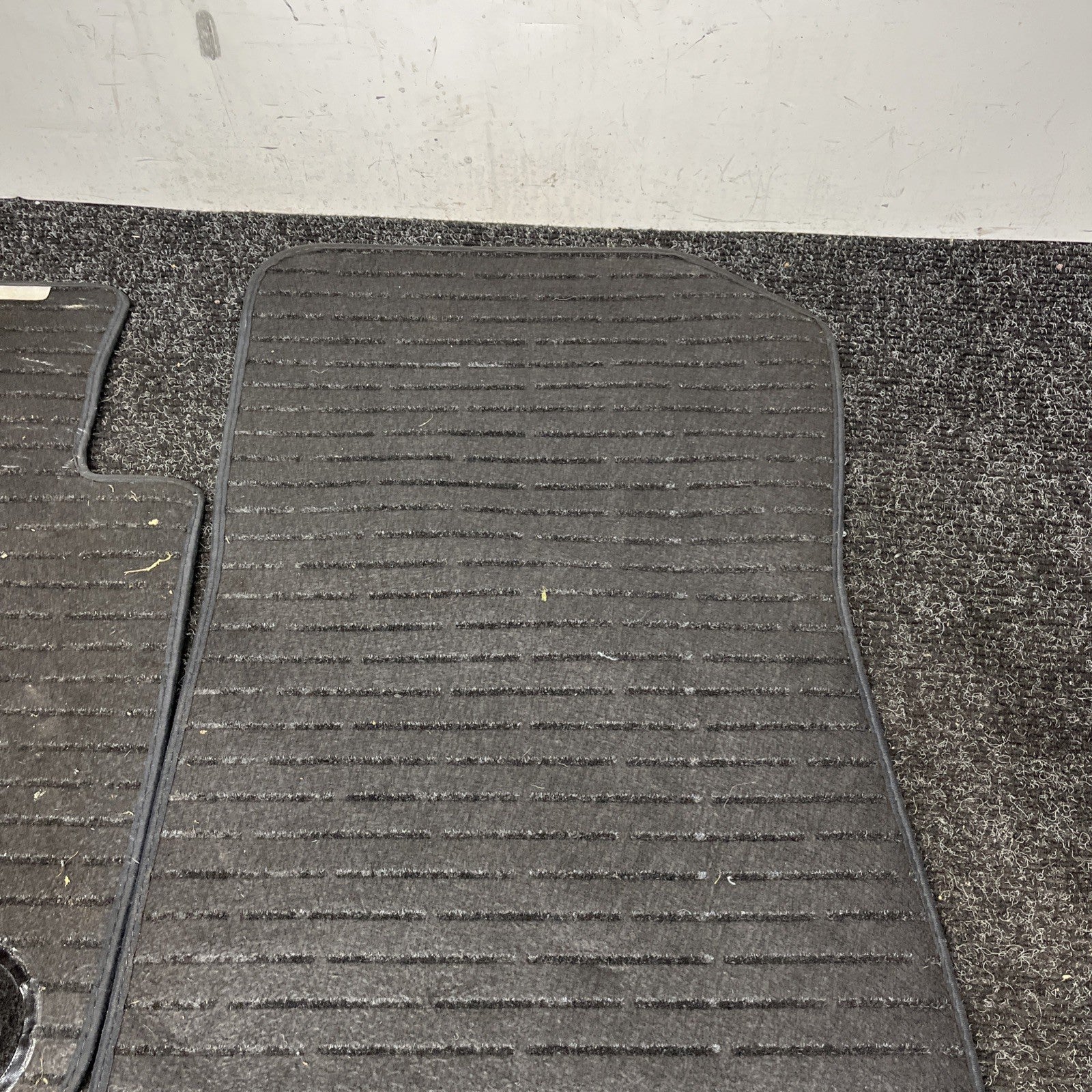 ☑️ Bmw Black Floor Mats Set Part Number 106480-11 OEM 3 And 5 Series