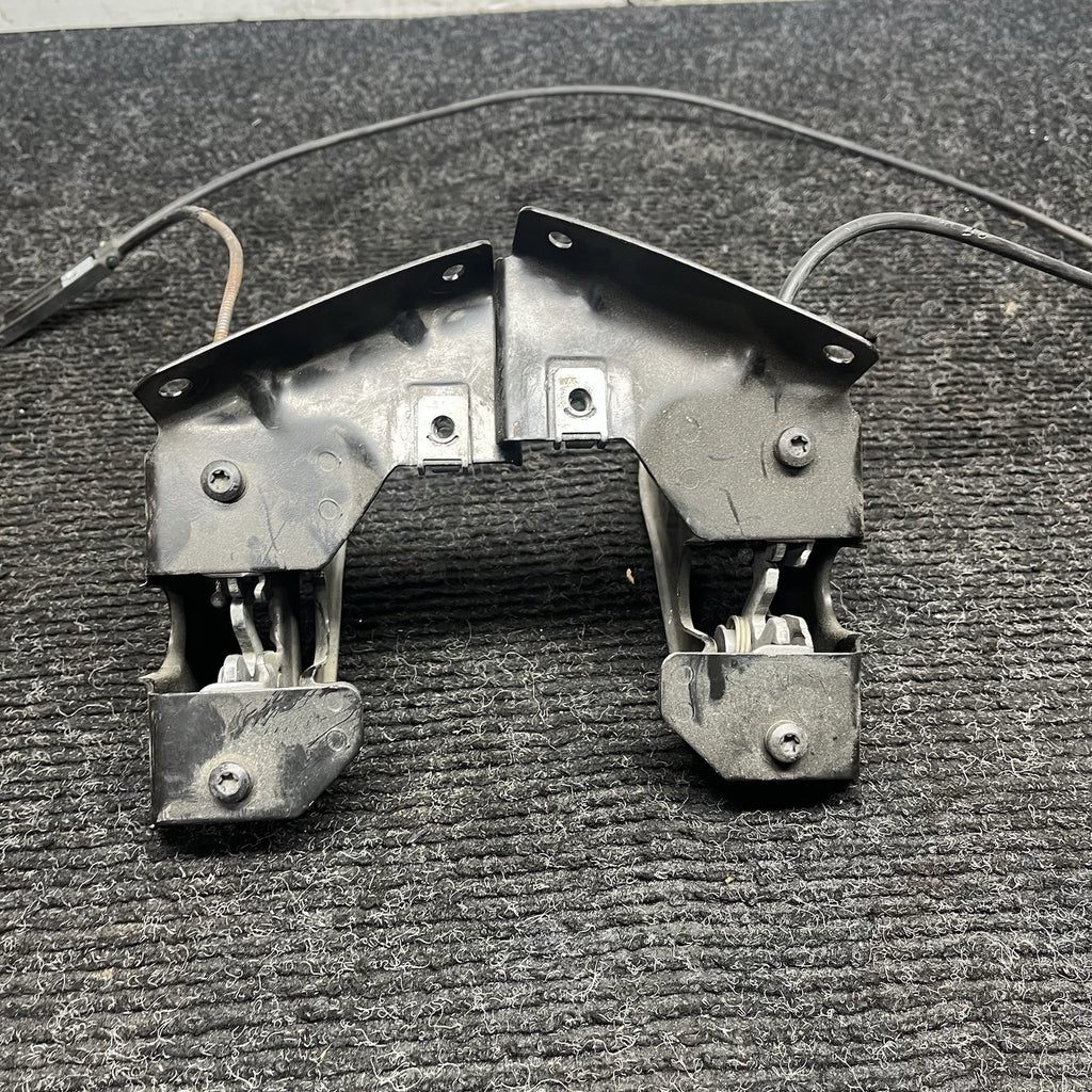 ☑️ 2007-2013 BMW 3 Series Hood Catch Lock Latch BMW E92 335i Coupe RH LH OEM