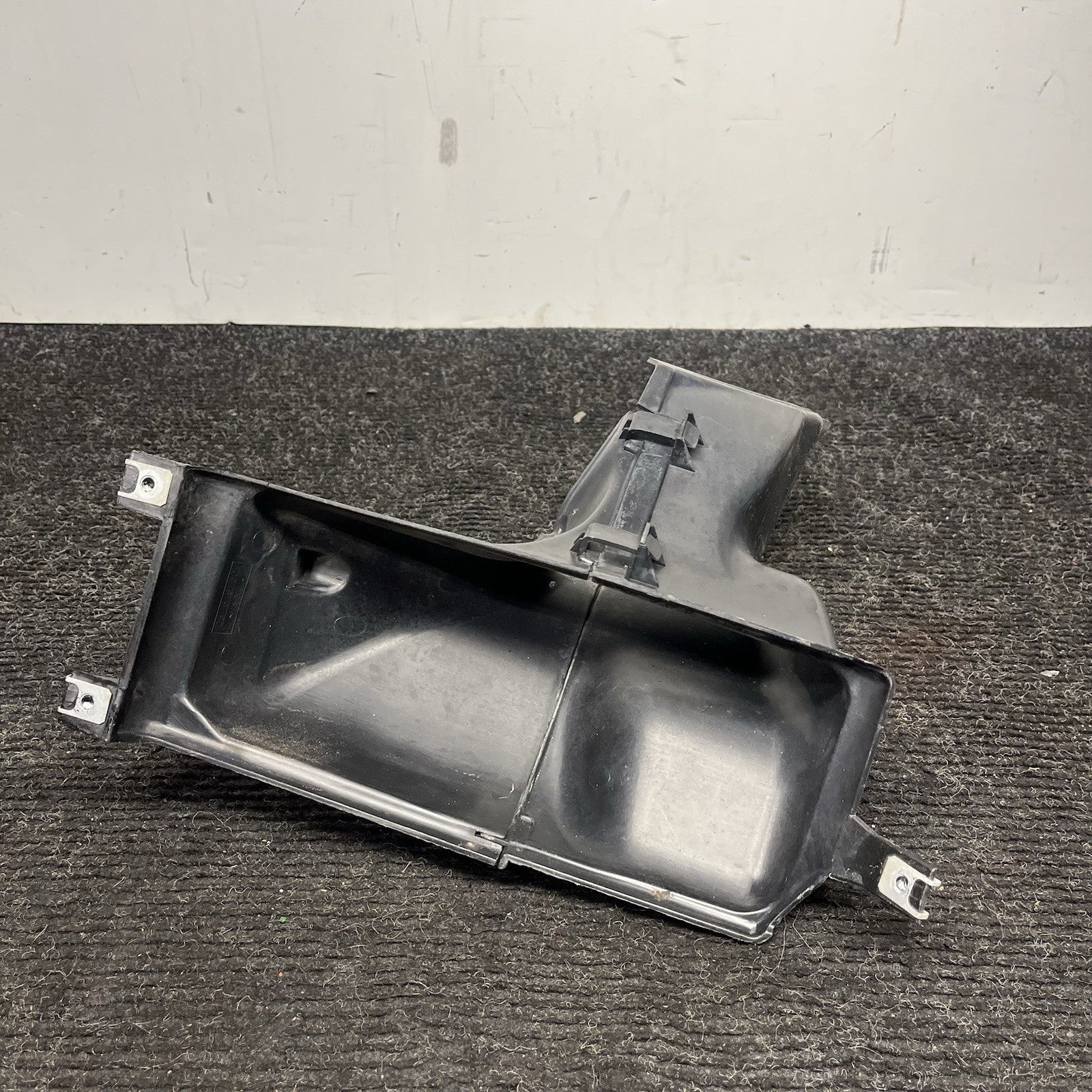 ☑️07-10 OEM BMW E92 E93 335 N54 Front Right Passenger Side Cooling Air Duct Vent