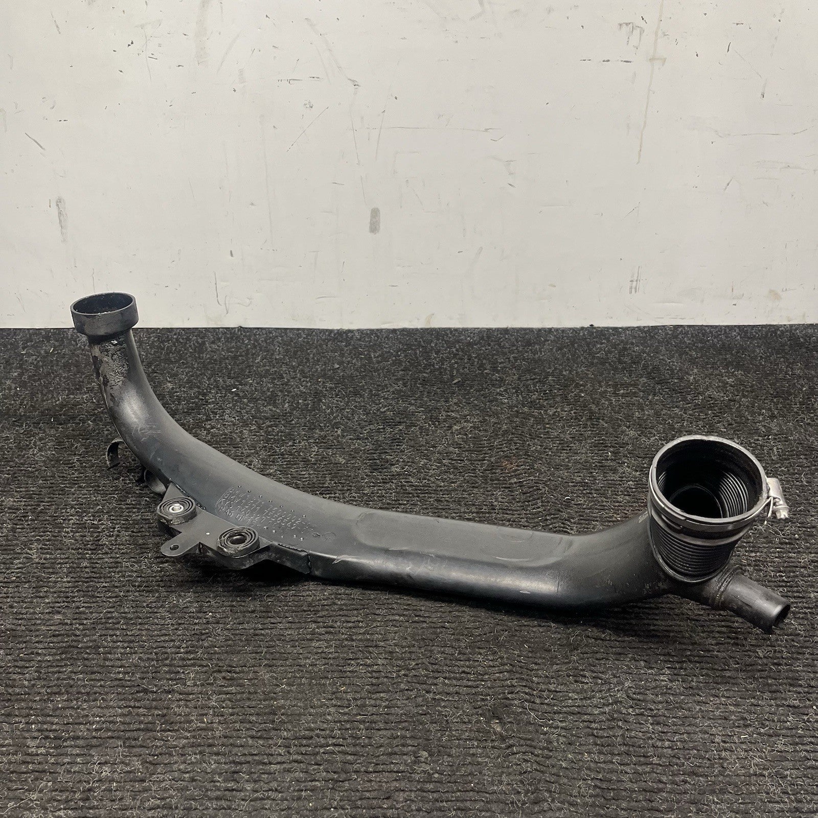 ☑️ 07-13 BMW E82 E90 E92 E60 E61 N54 Engine Turbo Air Induction Duct Hose OEM