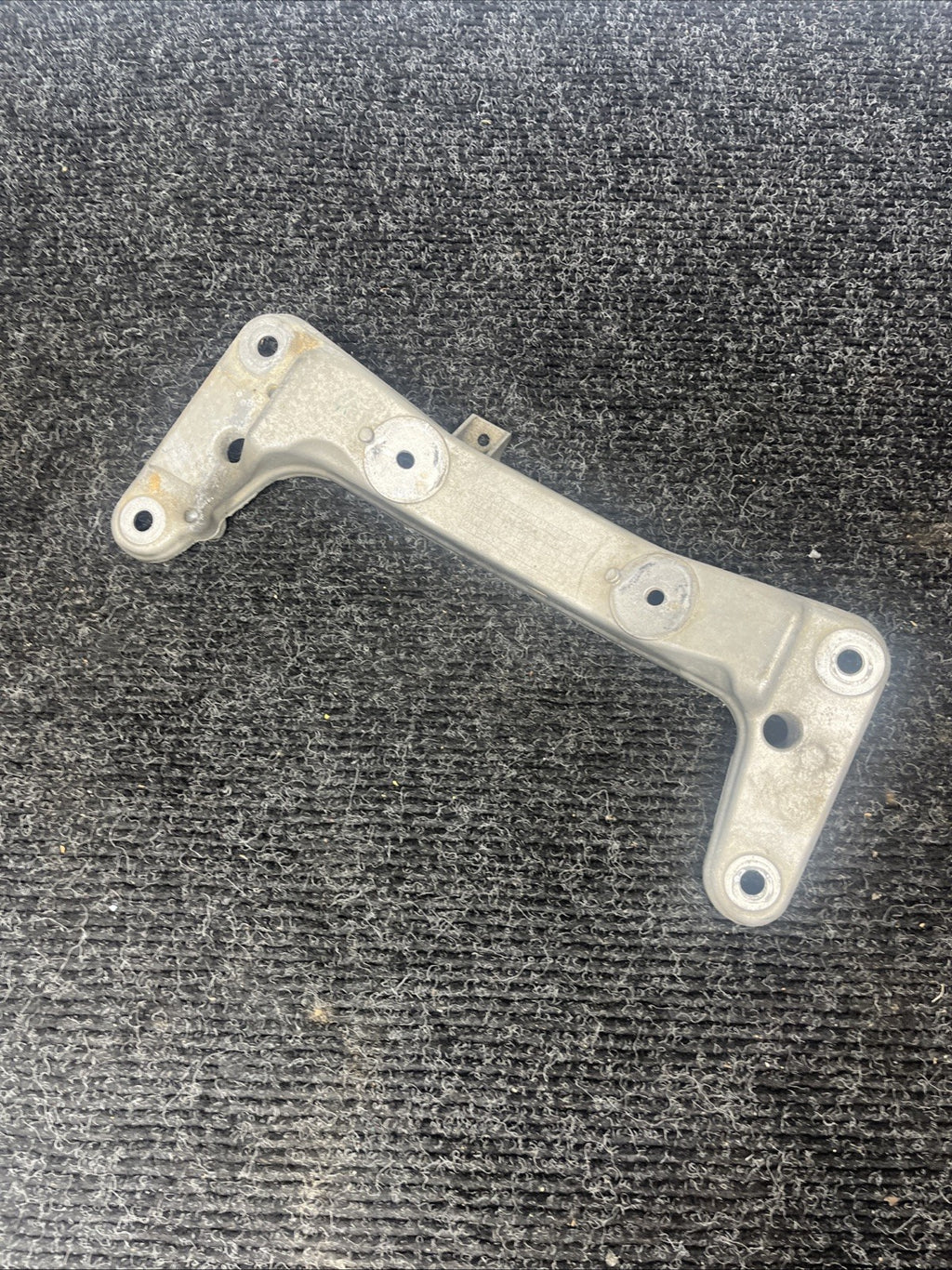 ☑️12-16 BMW F30 F32 RWD AUTOMATIC TRANSMISSION GEARBOX SUPPORT MOUNT BRACKET OEM