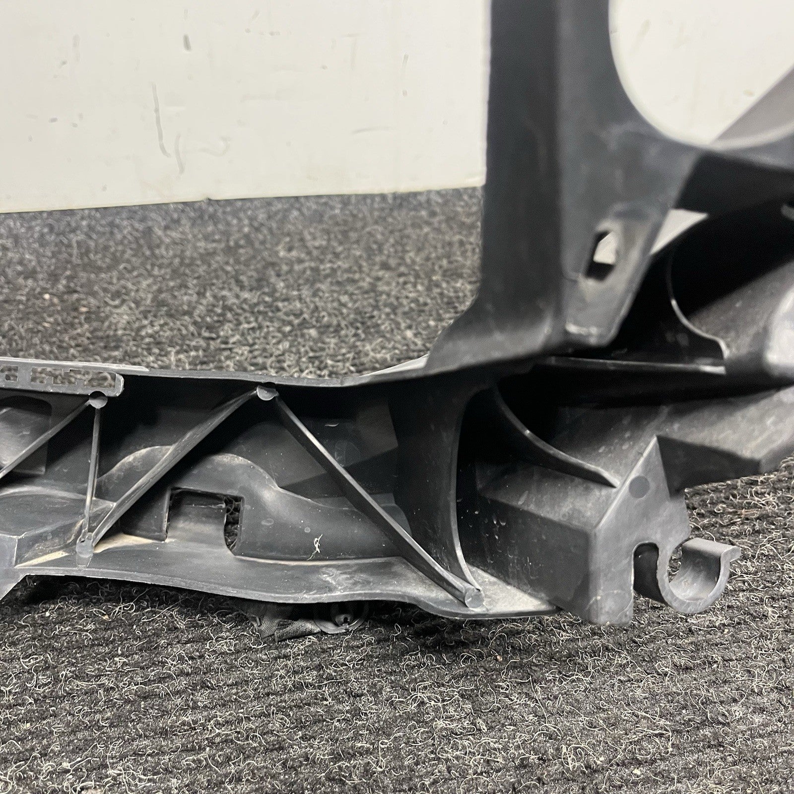 ☑️ 07-10 OEM BMW E92 E93 328 335 Right Passenger Headlight Bracket Carrier Mount