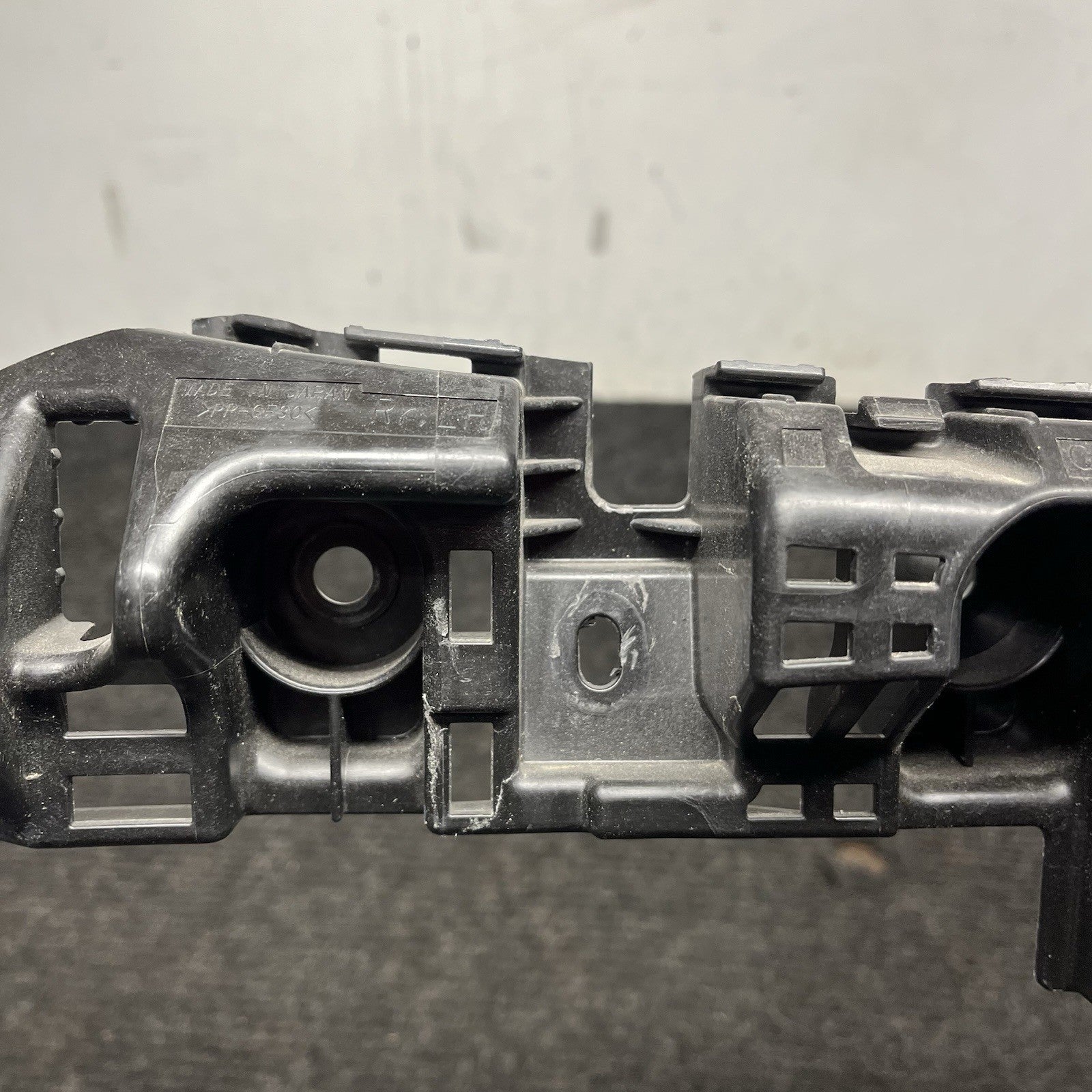 ☑️ 2022-2025 TOYOTA GR86 BRZ REAR BUMPER LEFT SIDE UPPER MOUNT BRACKET OEM