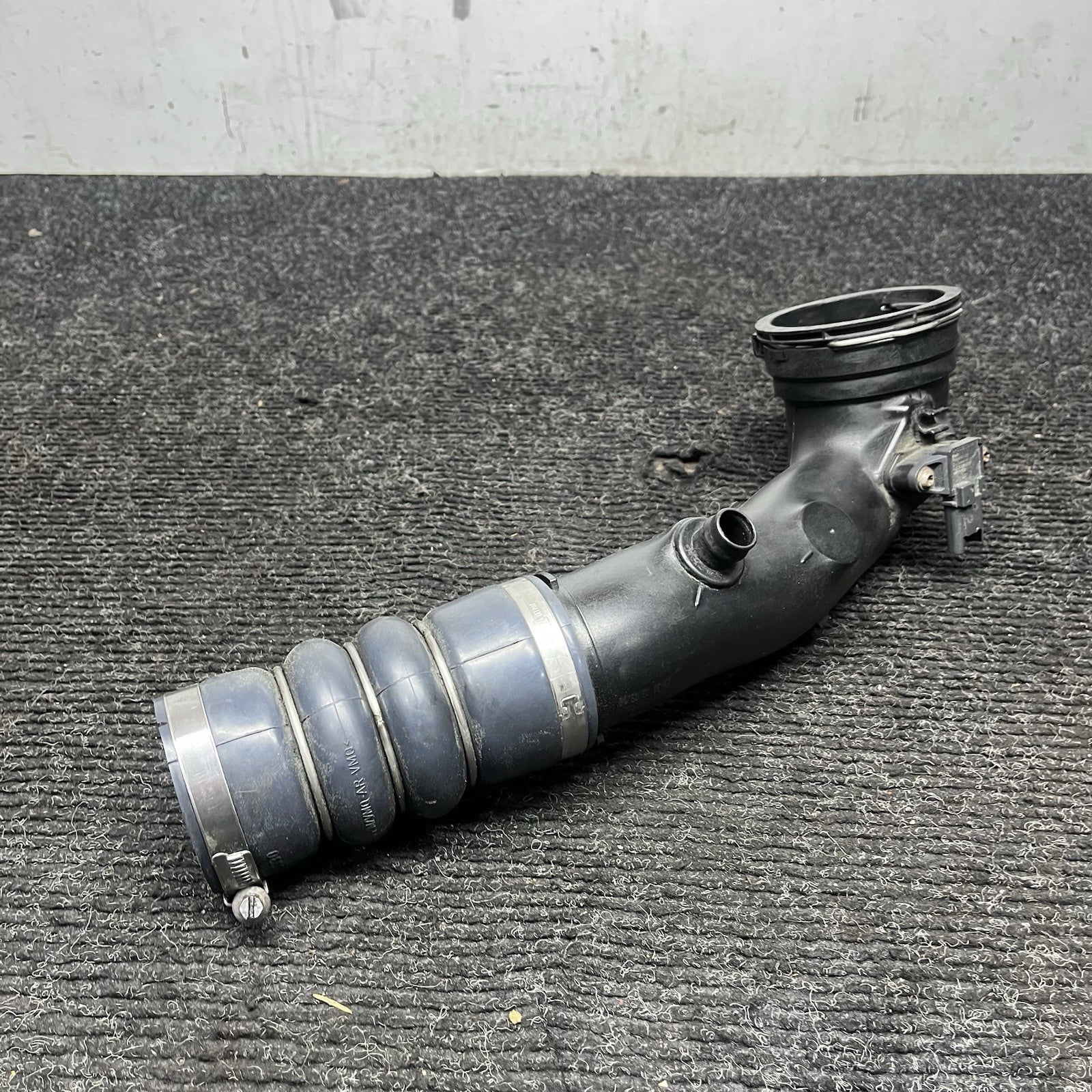 ☑️ 2009-2016 BMW 535XI F10 3.0L N55 ENGINE AIR MASS FLOW INTAKE HOSE PIPE OEM