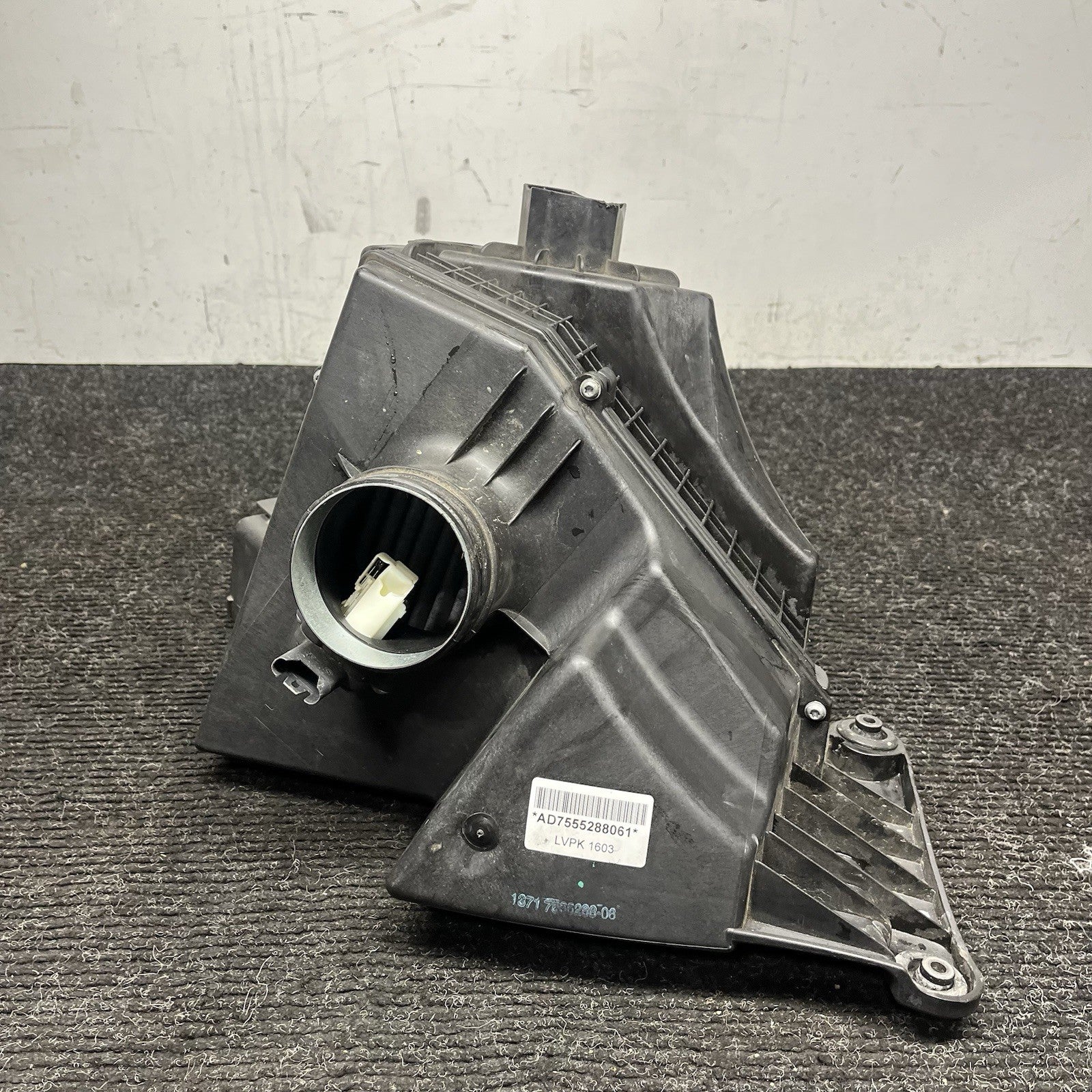 ☑️ 06-13 BMW E82 E88 E90 E92 E93 128I 328I INTAKE AIR CLEANER FILTER HOUSING BOX