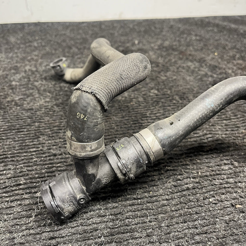 ☑️ 2017-2020 BMW 430I F36 ENGINE RADIATOR LOWER COOLANT HOSE OEM 17128634285