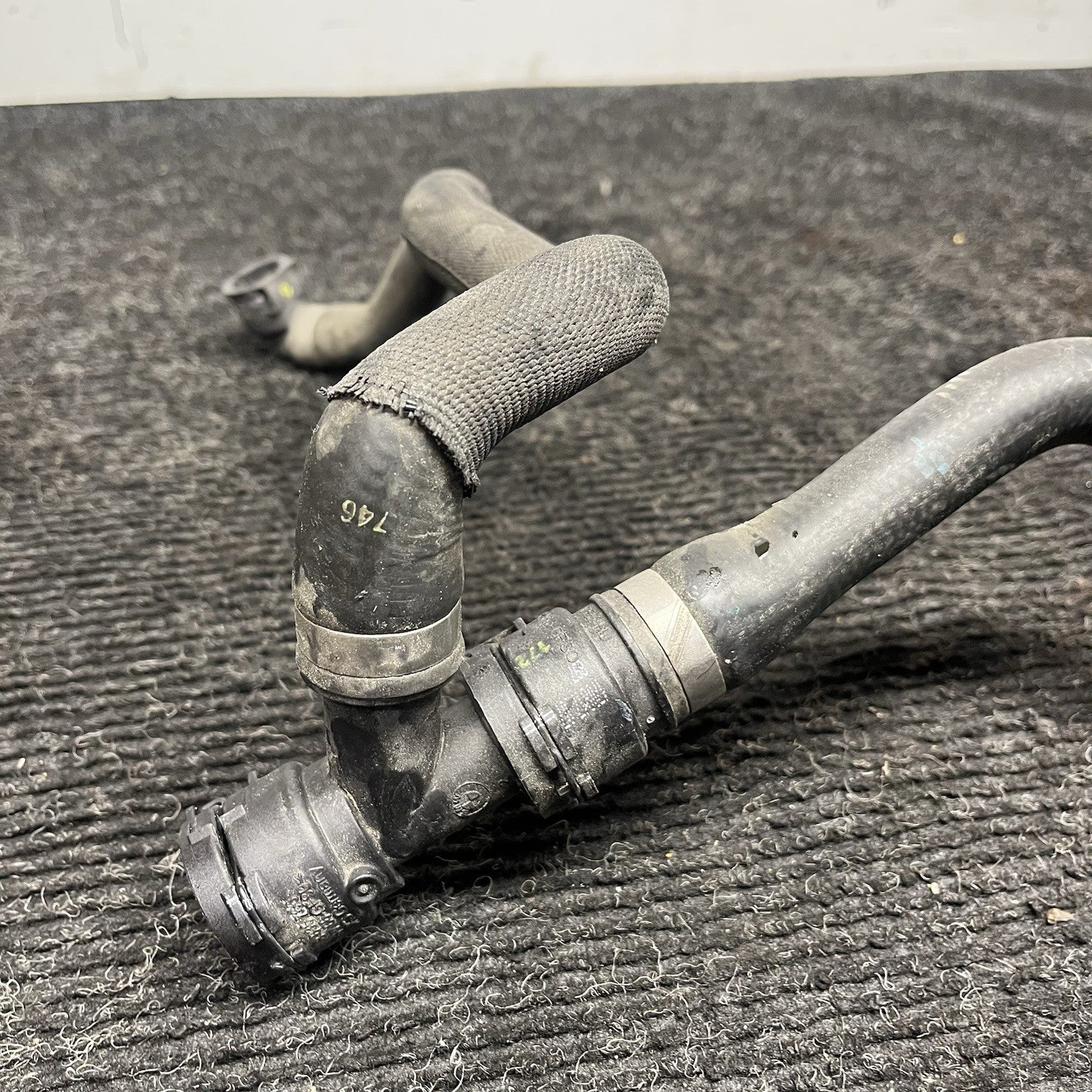 ☑️ 2017-2020 BMW 430I F36 ENGINE RADIATOR LOWER COOLANT HOSE OEM 17128634285