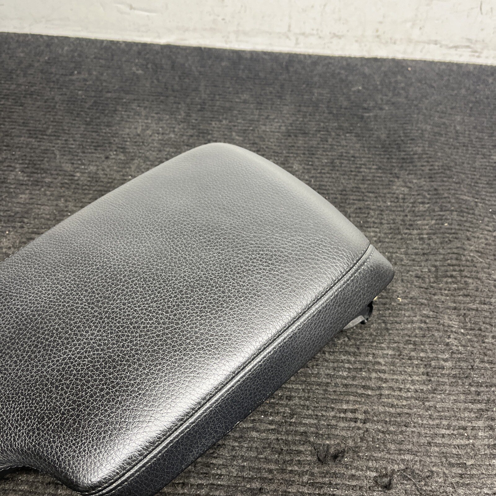 ☑️ BMW OEM Center Console Armrest Leather Black  F22 F23 228i 230i M235i M240i